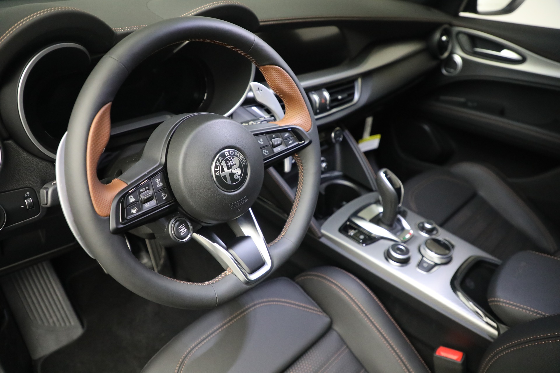 2025 Alfa Romeo Stelvio Sprint Base photo 23
