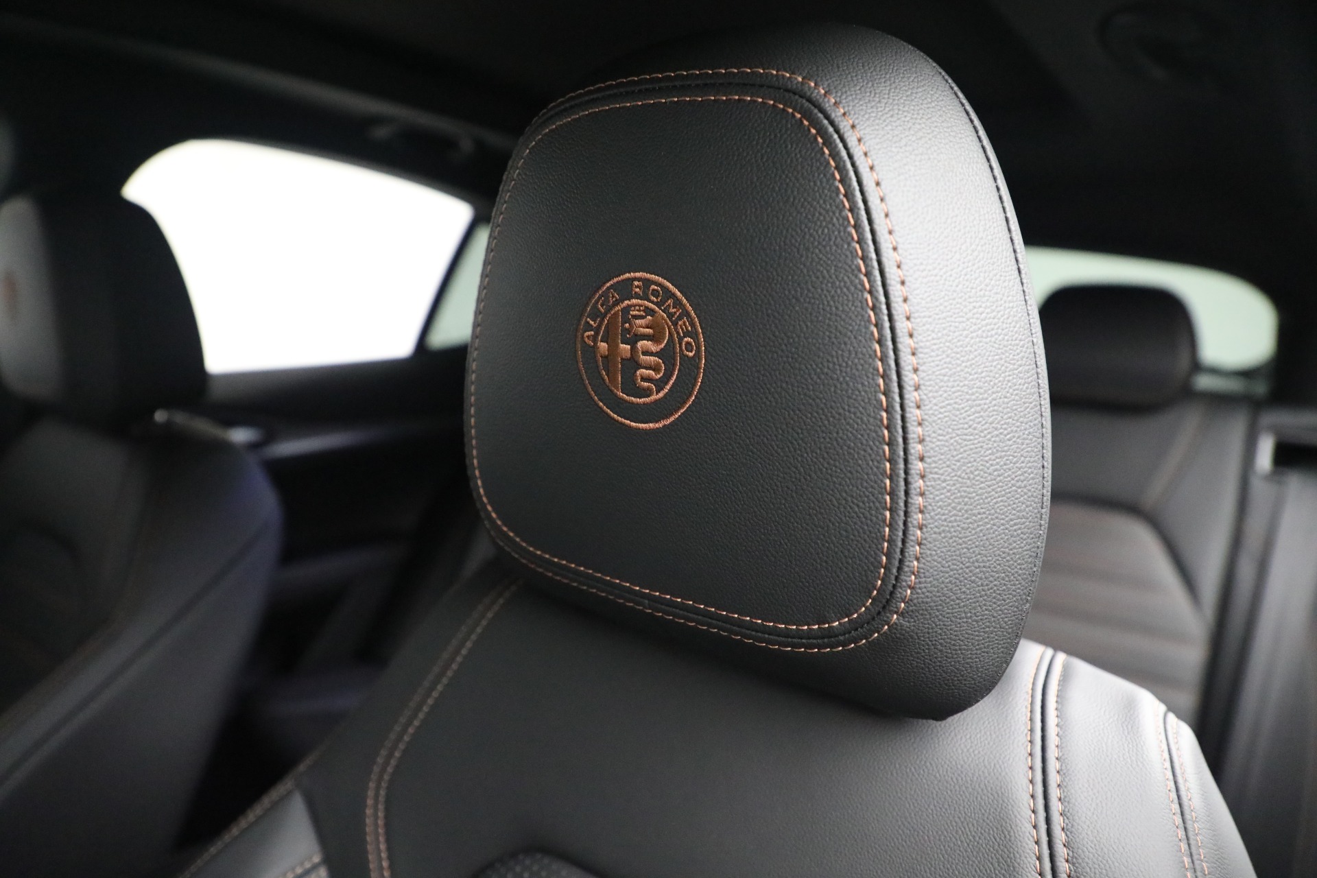 2025 Alfa Romeo Stelvio Sprint Base photo 24