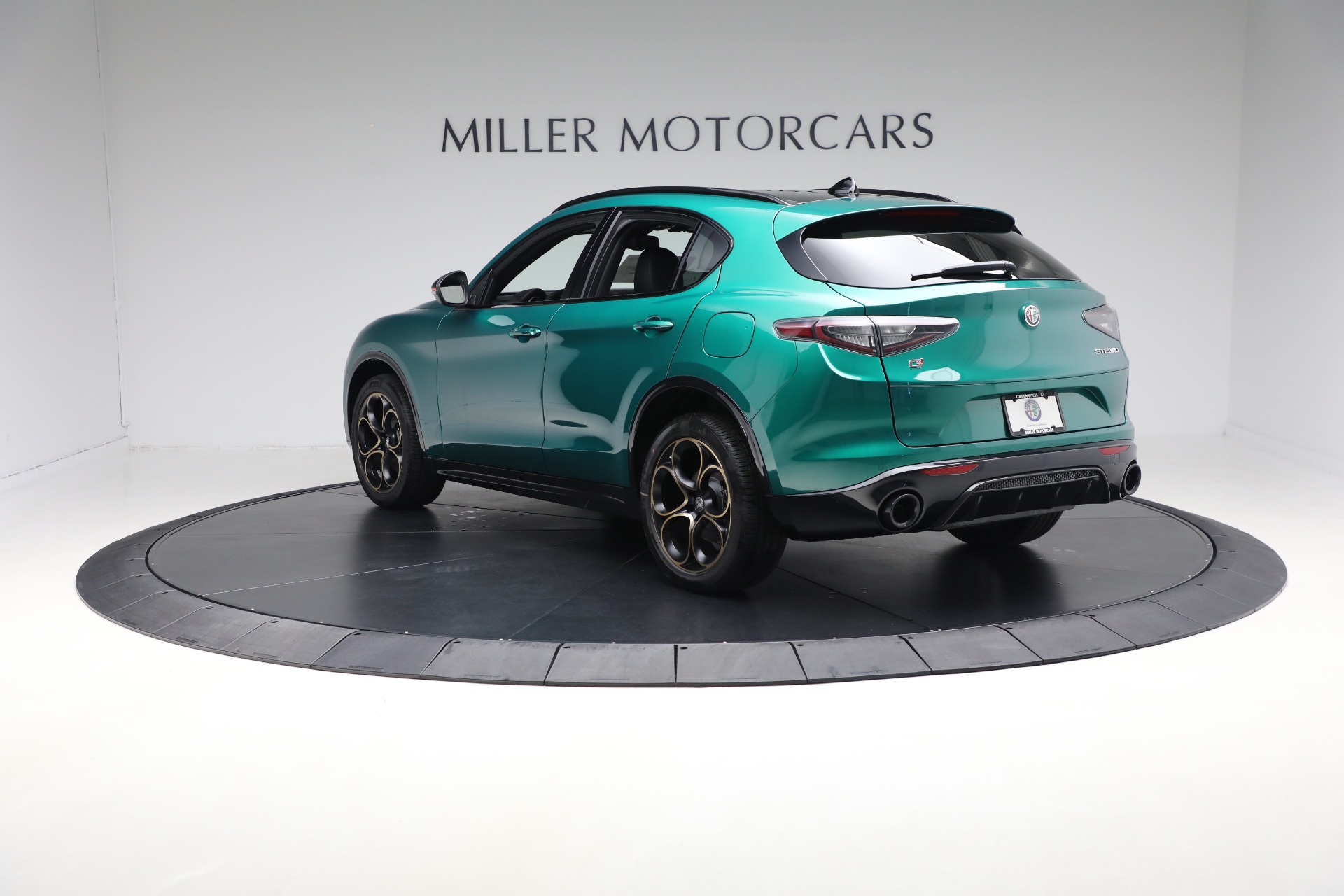 2025 Alfa Romeo Stelvio Sprint Base photo 5