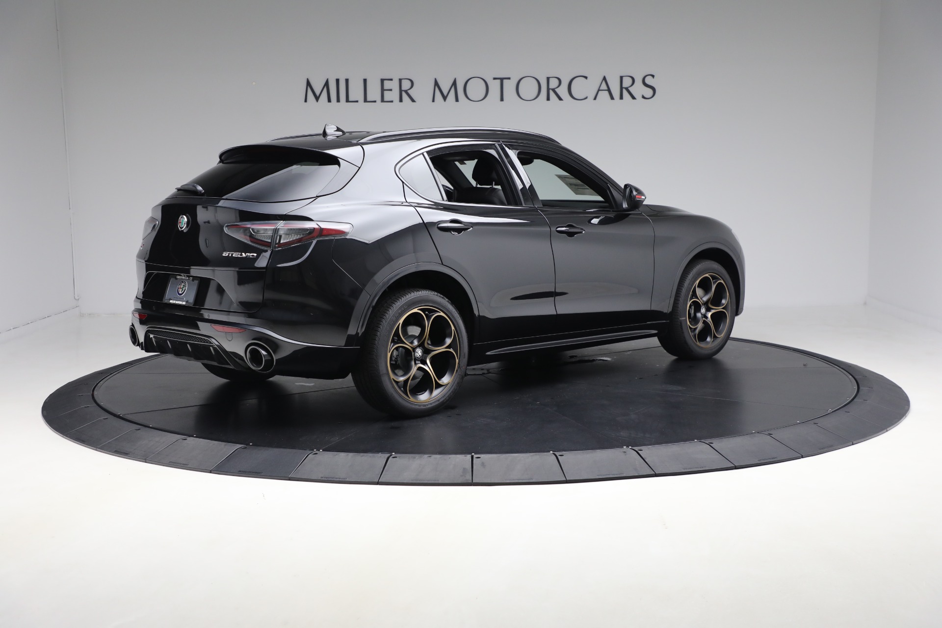 2025 Alfa Romeo Stelvio Sprint Base photo 10