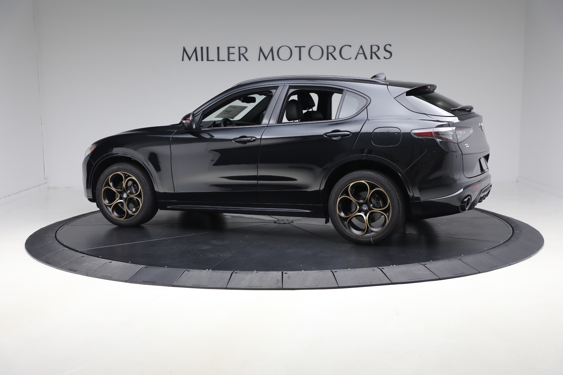 2025 Alfa Romeo Stelvio Sprint Base photo 5