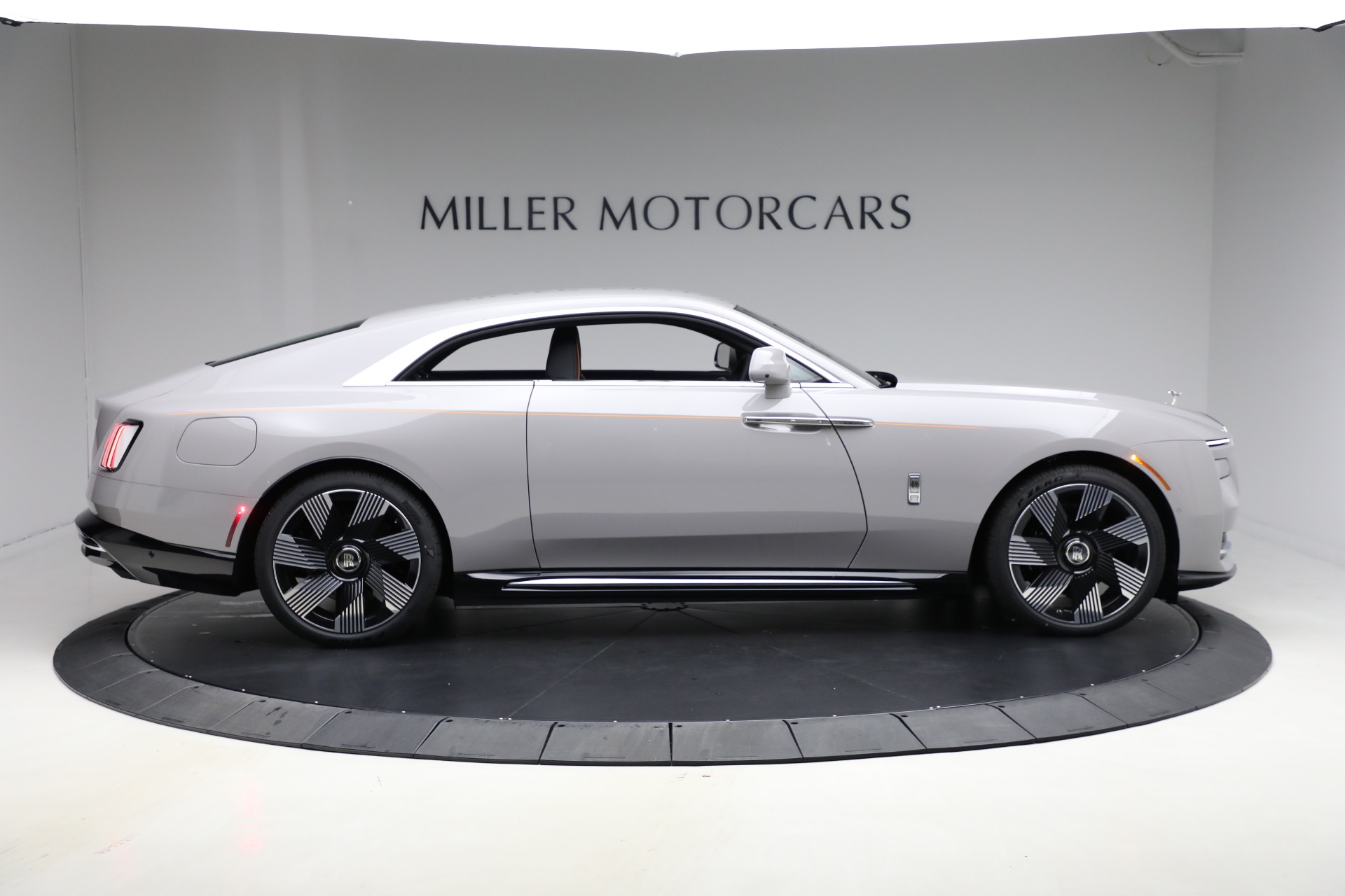 2026 Rolls Royce Spectre photo 3