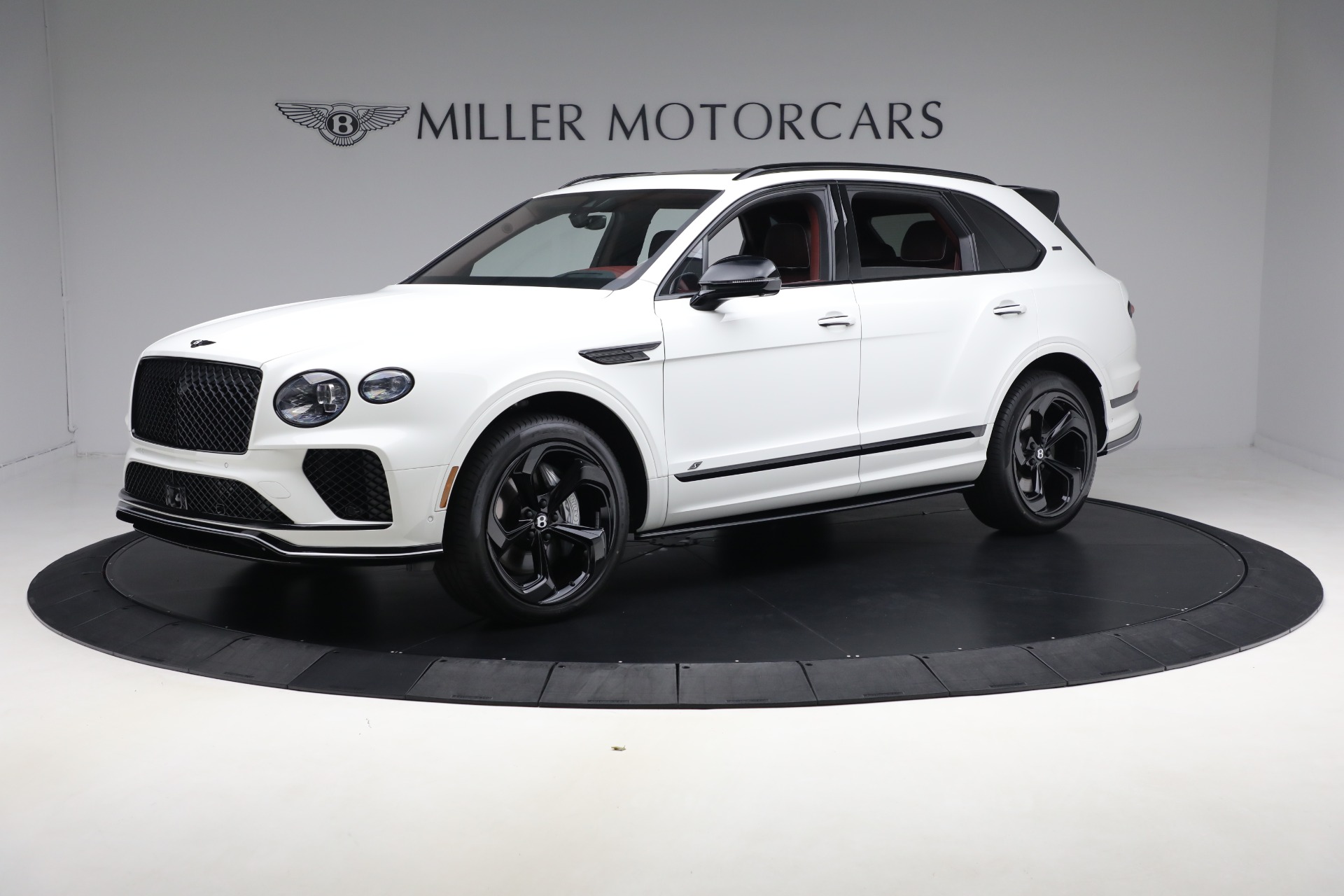 2025 Bentley Bentayga S photo 2