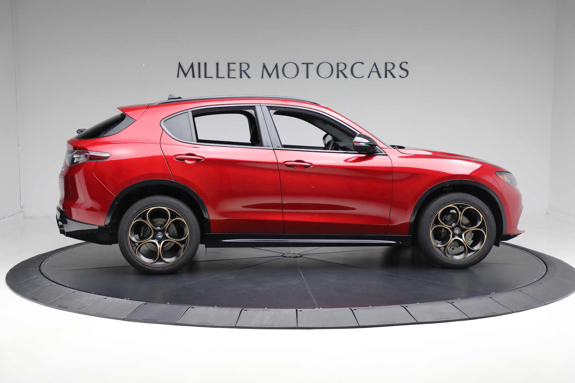 2025 Alfa Romeo Stelvio Sprint Base photo 10