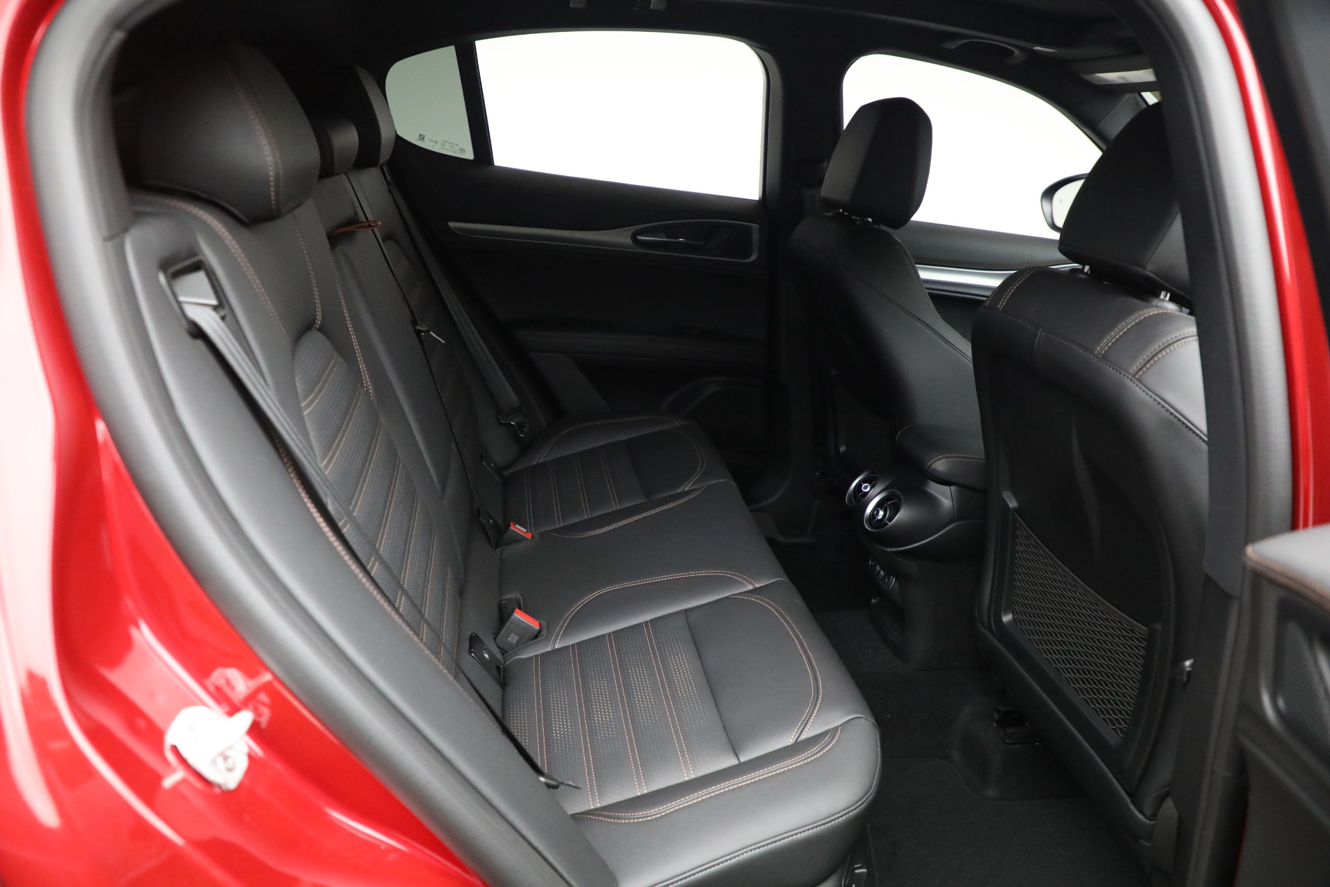2025 Alfa Romeo Stelvio Sprint Base photo 18