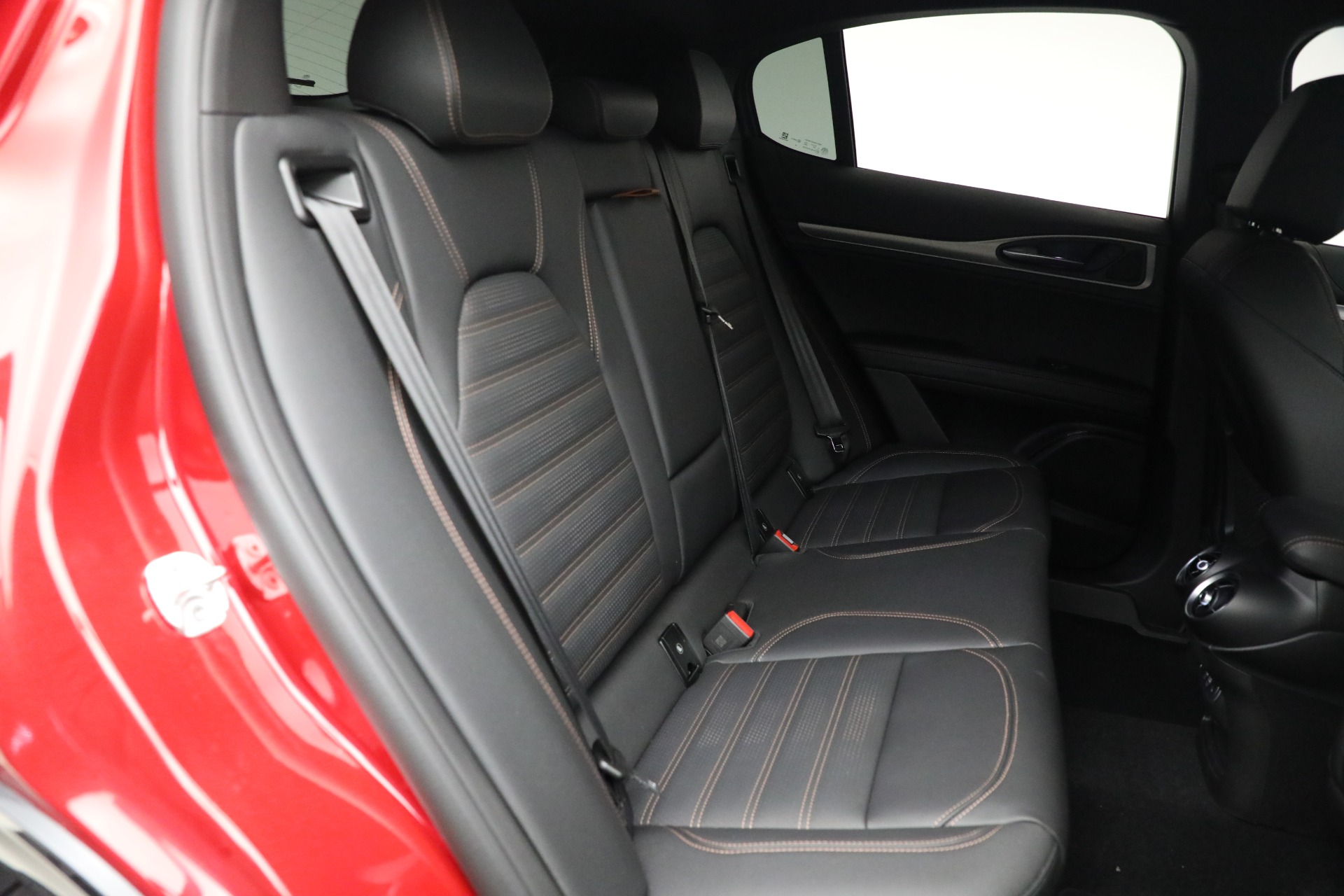 2025 Alfa Romeo Stelvio Sprint Base photo 19