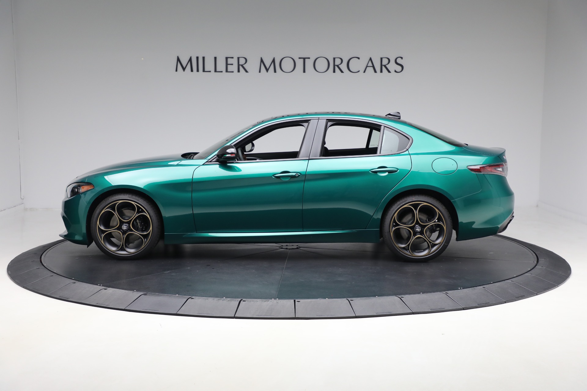 2025 Alfa Romeo Giulia SPRINT photo 3