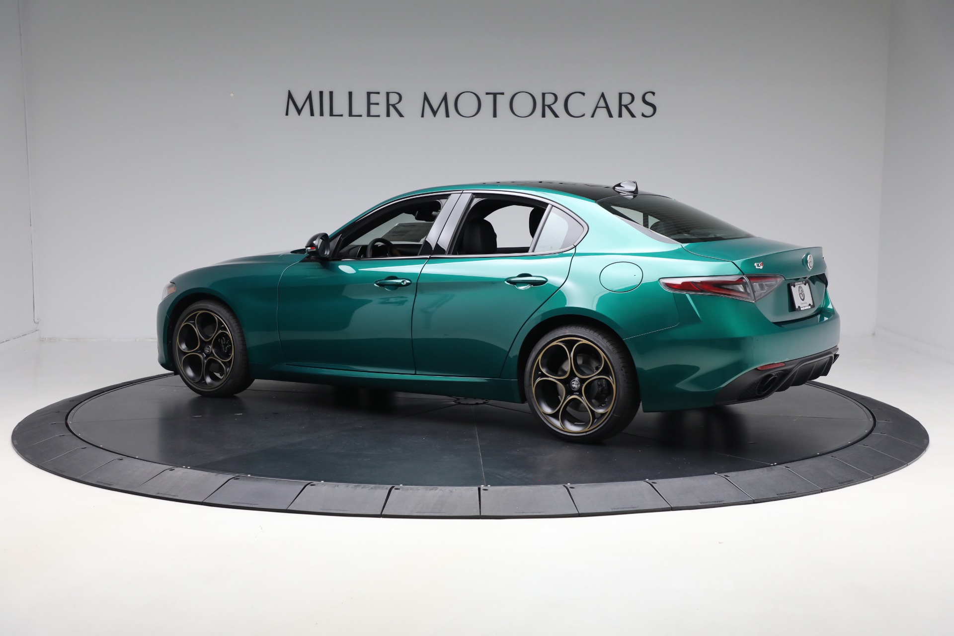 2025 Alfa Romeo Giulia SPRINT photo 4