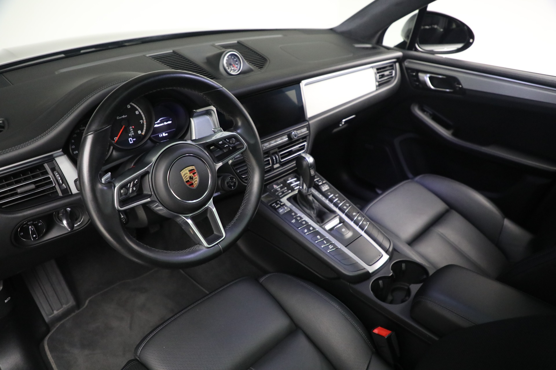 2020 Porsche Macan Turbo photo 24
