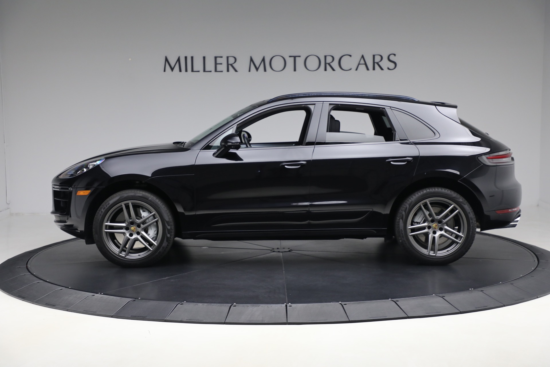 2020 Porsche Macan Turbo photo 3