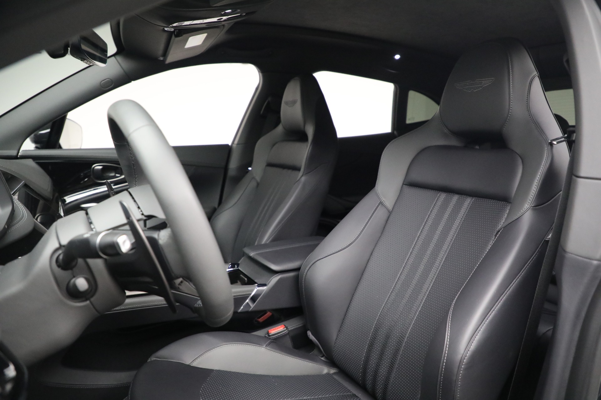 2025 Aston Martin DBX AM8 DBX707 photo 15