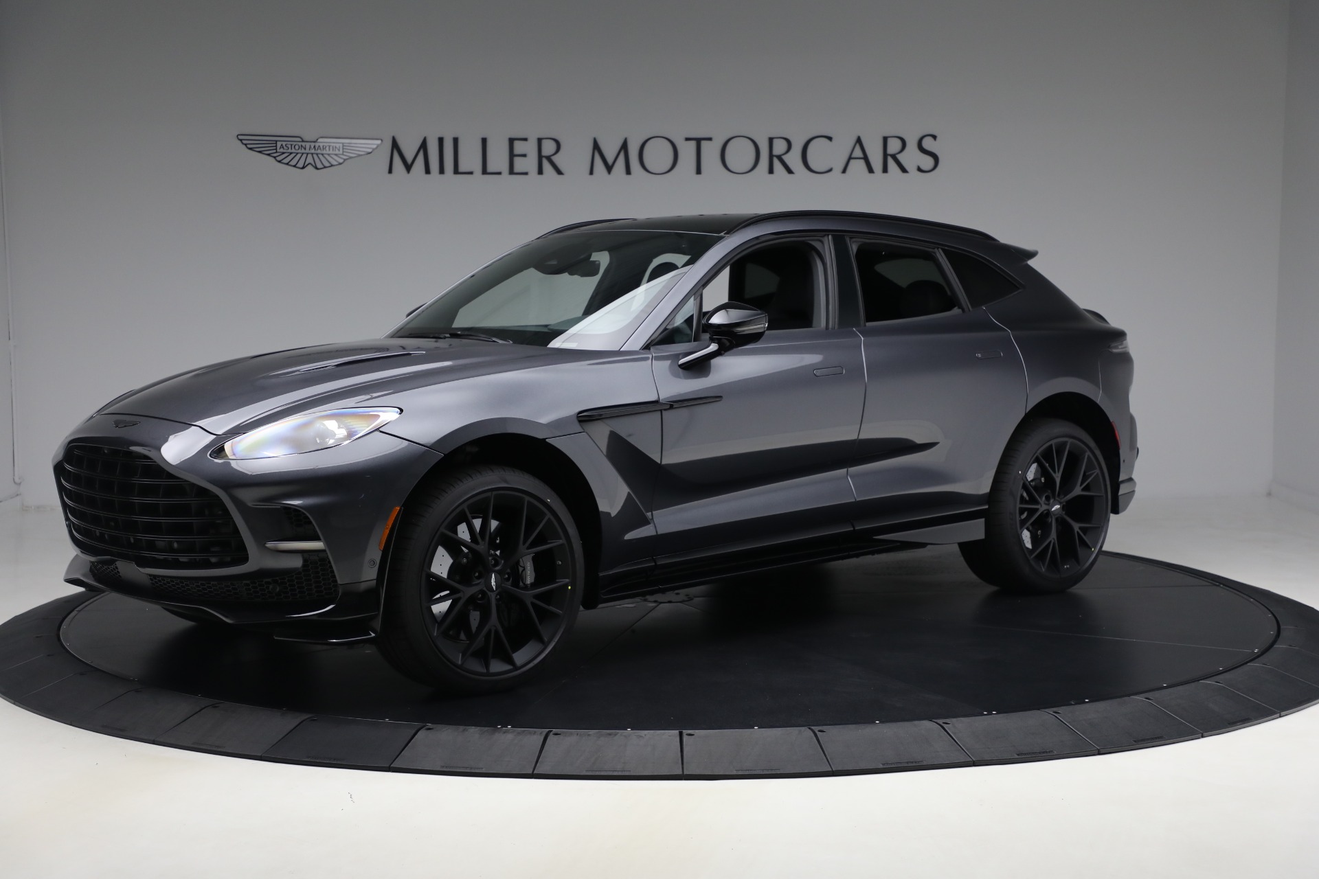 2025 Aston Martin DBX AM8 DBX707 photo 2