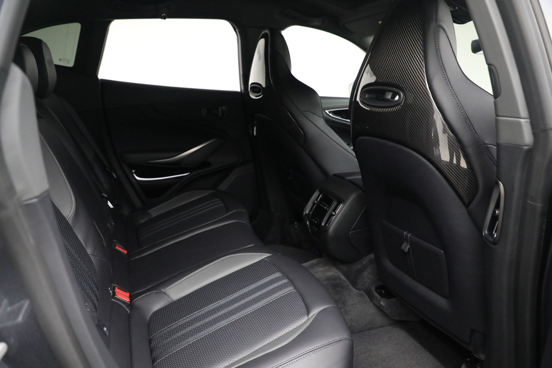 2025 Aston Martin DBX AM8 DBX707 photo 25
