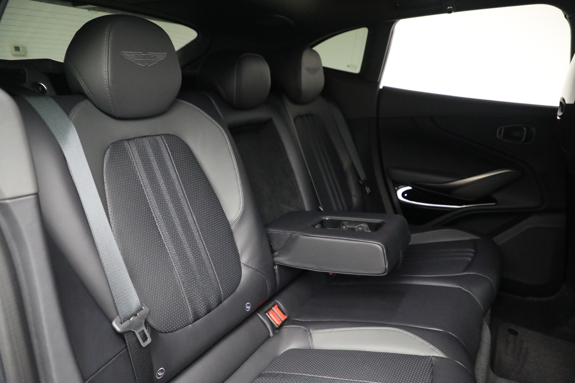 2025 Aston Martin DBX AM8 DBX707 photo 27