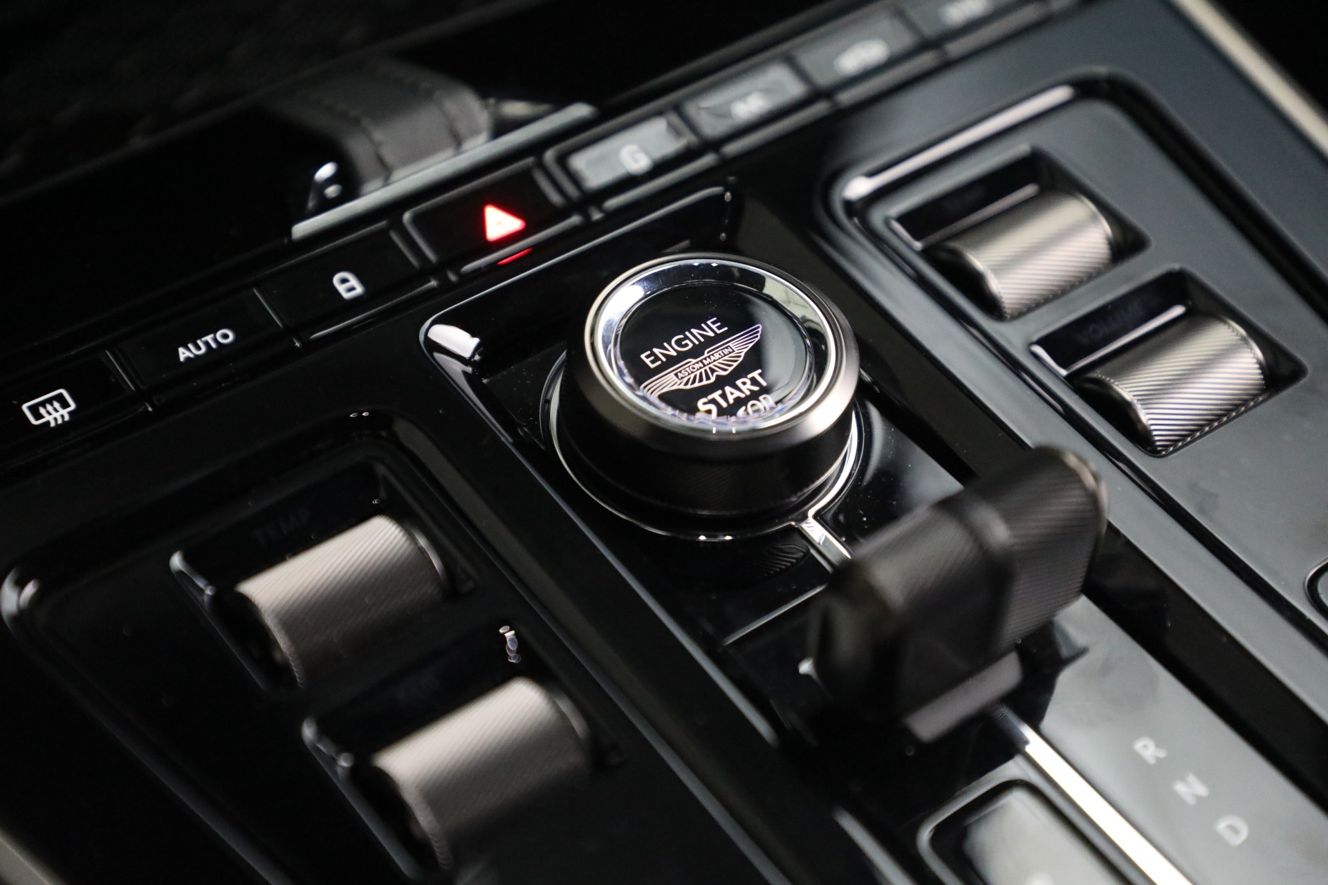 2025 Aston Martin DBX AM8 DBX707 photo 29