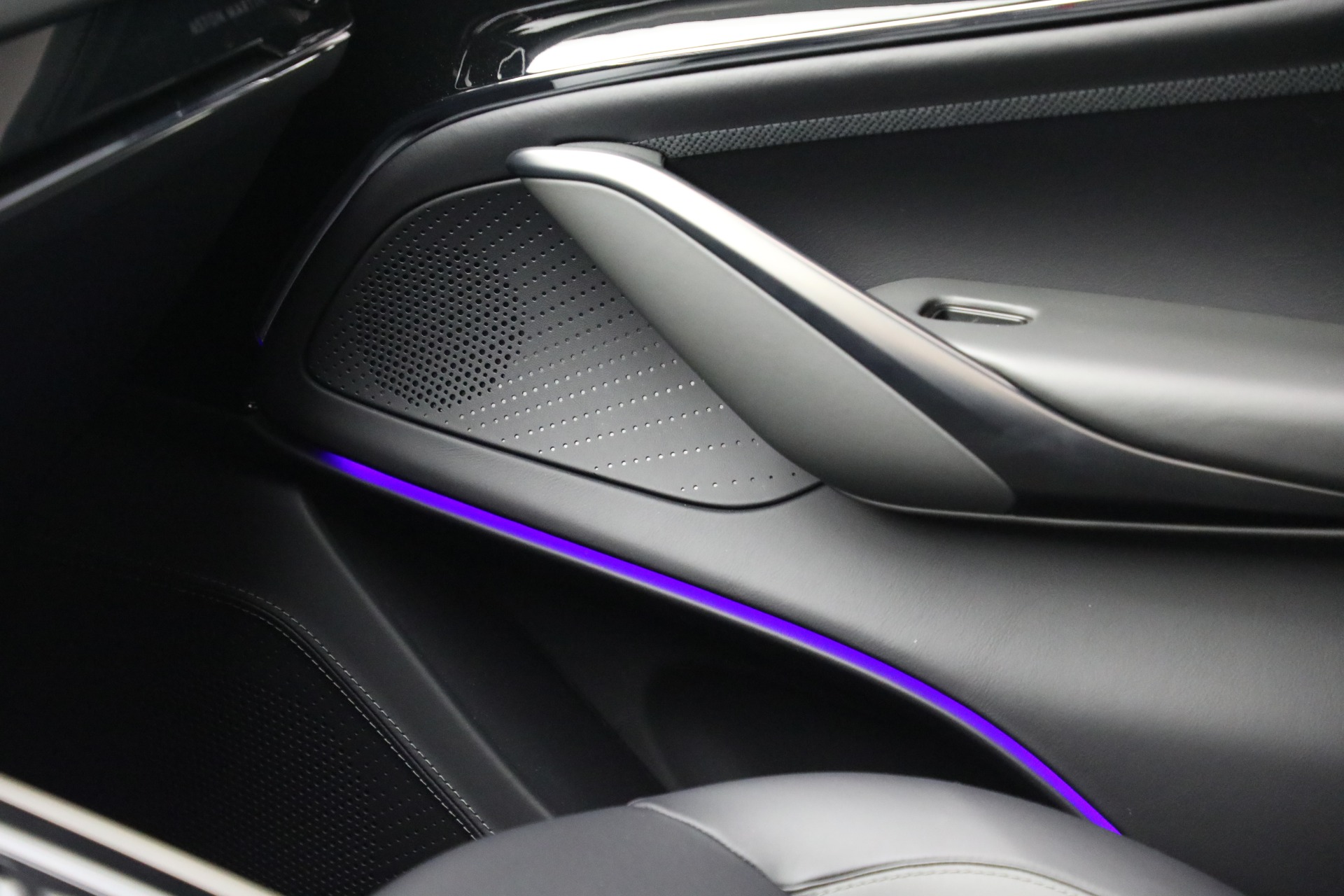 2025 Aston Martin DBX AM8 DBX707 photo 36