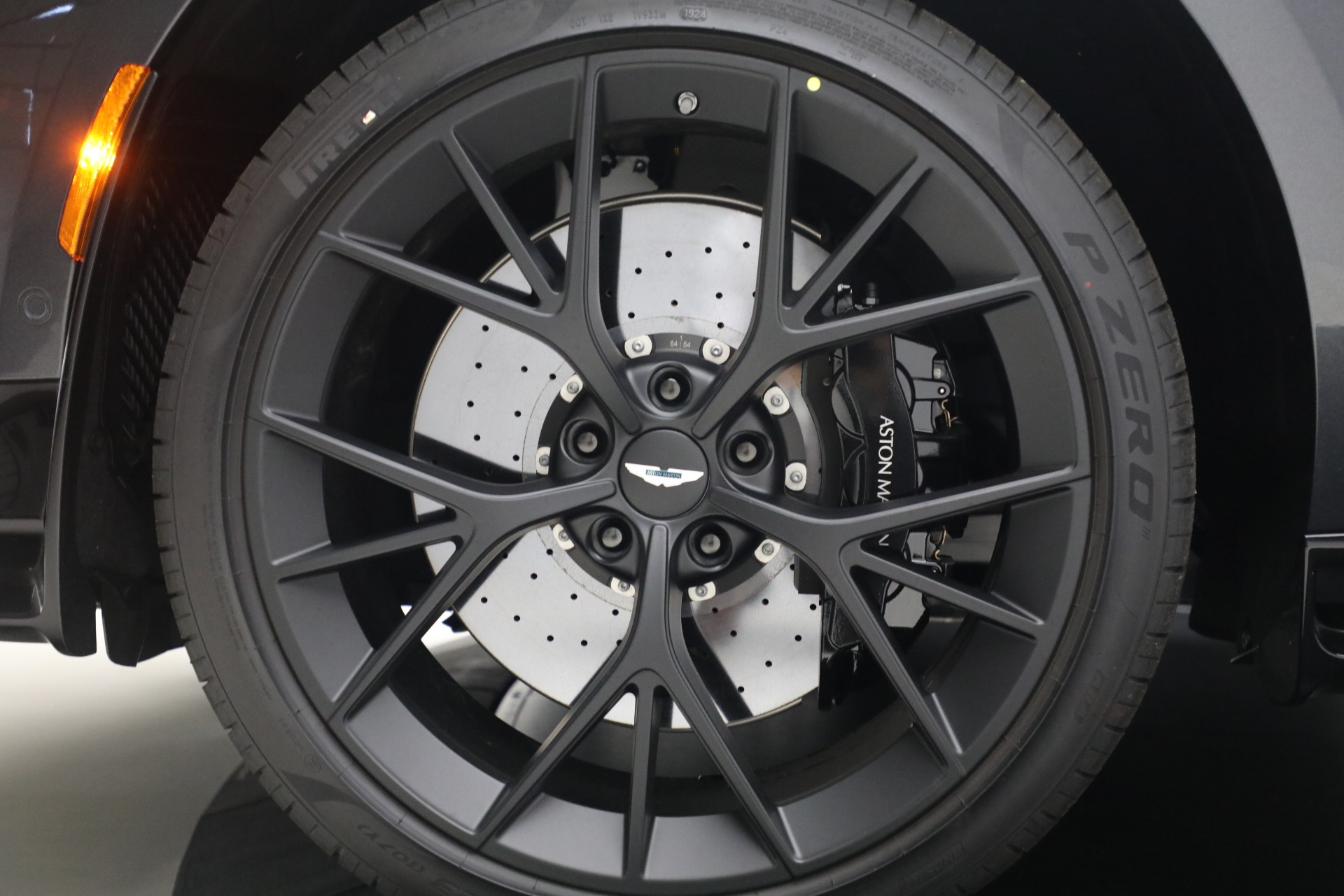 2025 Aston Martin DBX AM8 DBX707 photo 40