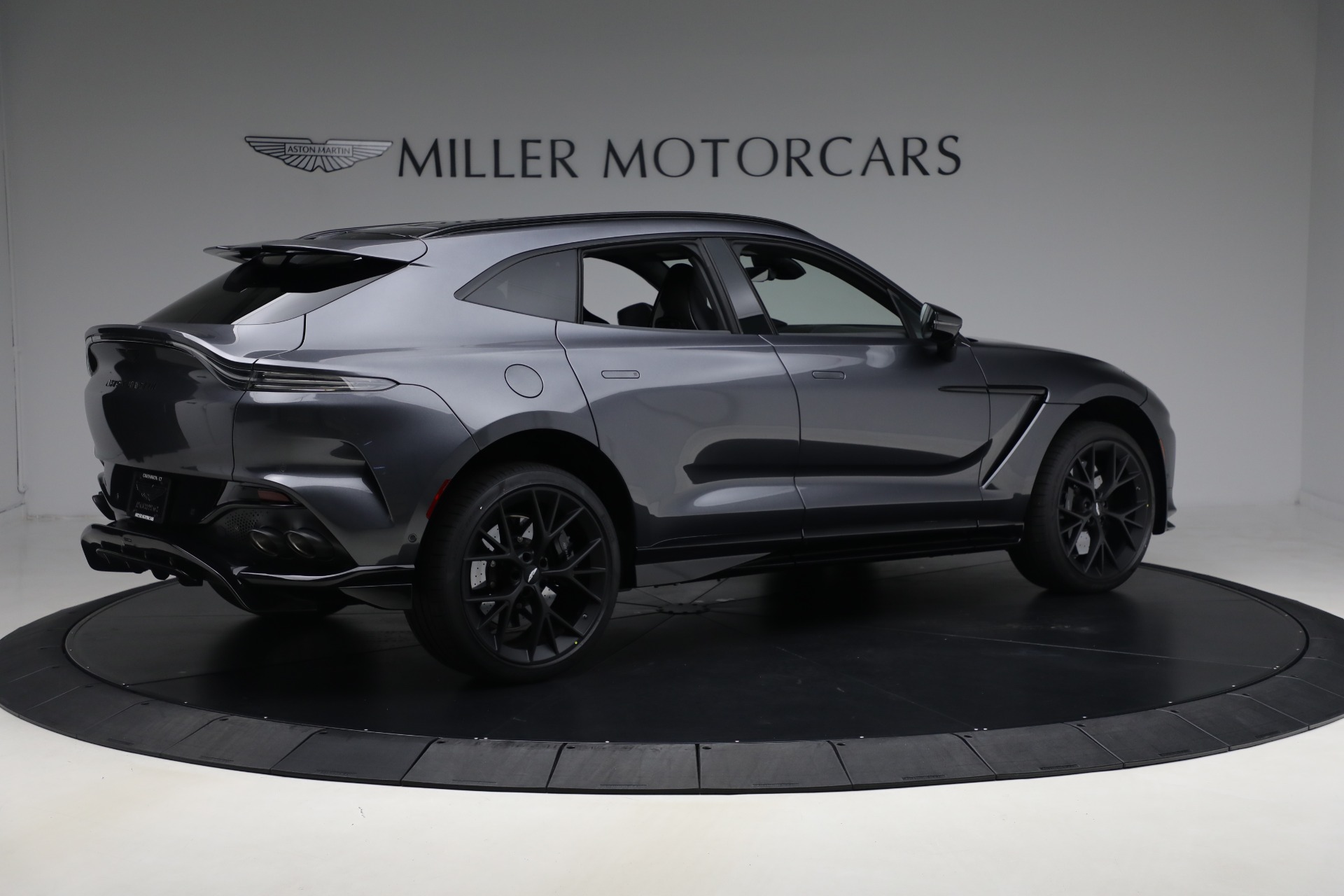 2025 Aston Martin DBX AM8 DBX707 photo 8