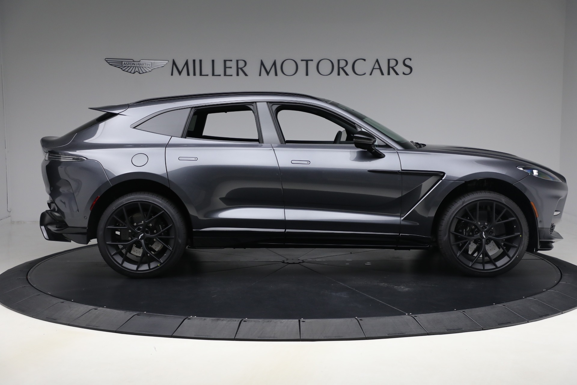 2025 Aston Martin DBX AM8 DBX707 photo 9