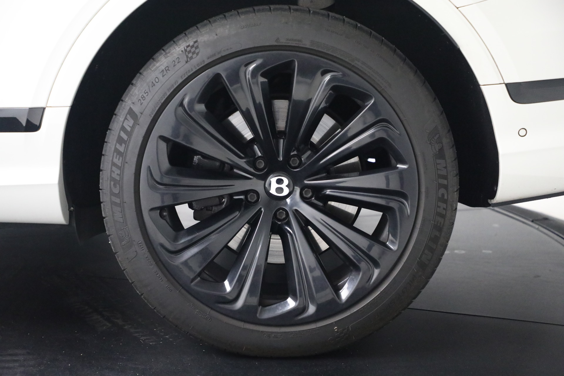 2021 Bentley Bentayga First Edition V8 photo 9