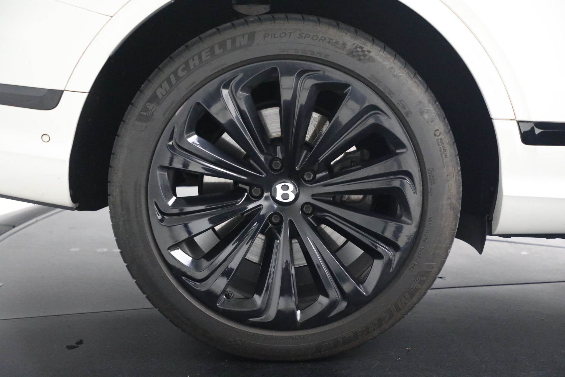 2021 Bentley Bentayga First Edition V8 photo 10