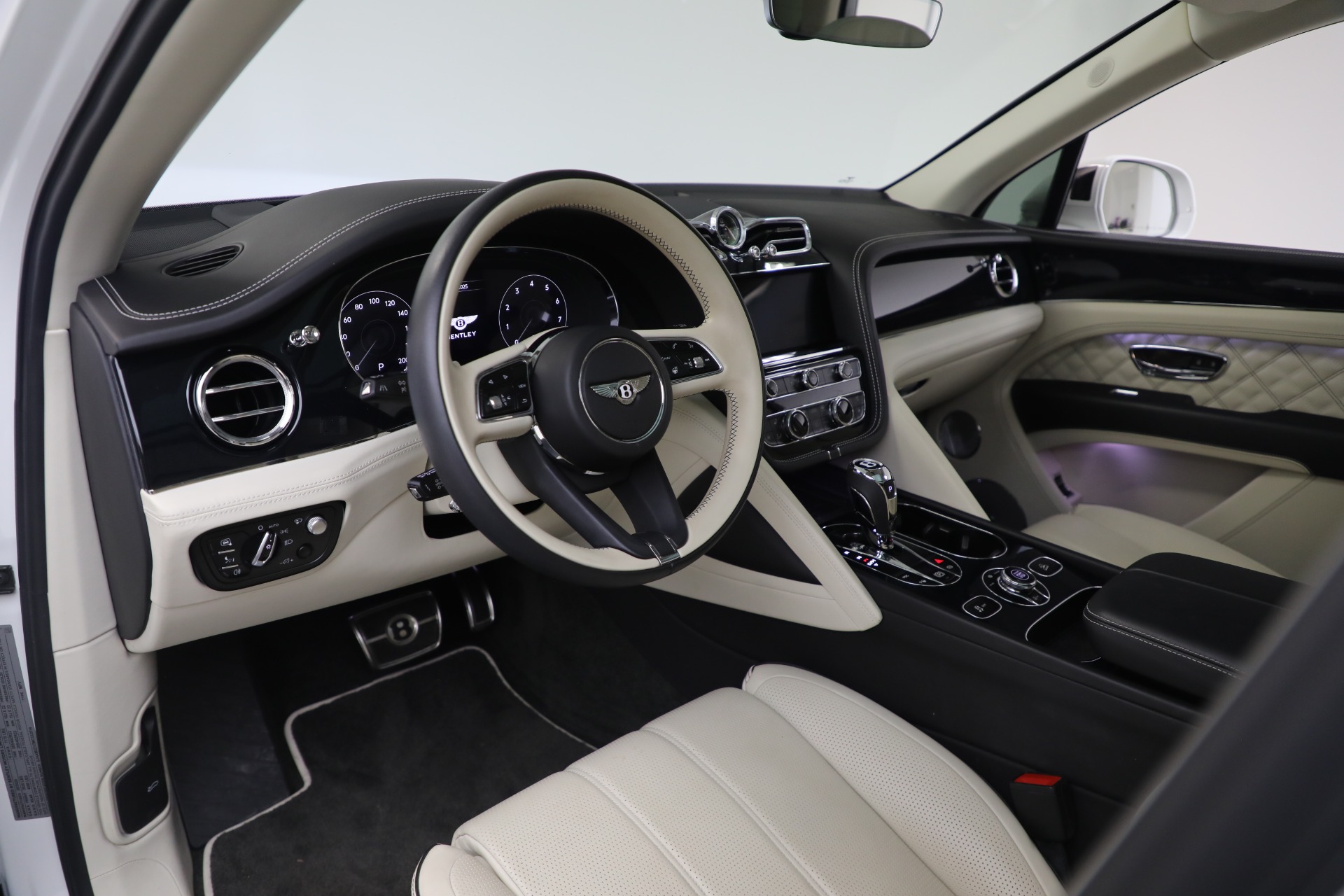 2021 Bentley Bentayga First Edition V8 photo 12