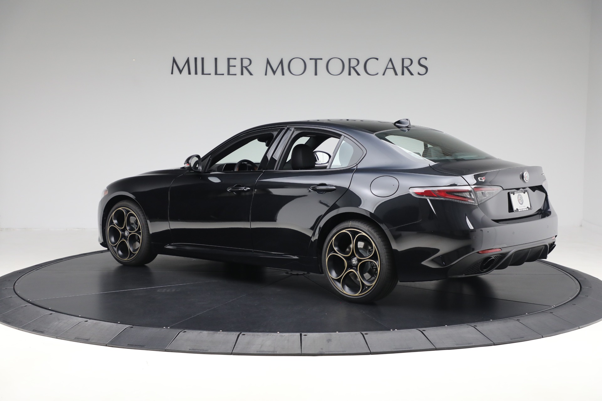 2025 Alfa Romeo Giulia SPRINT photo 4