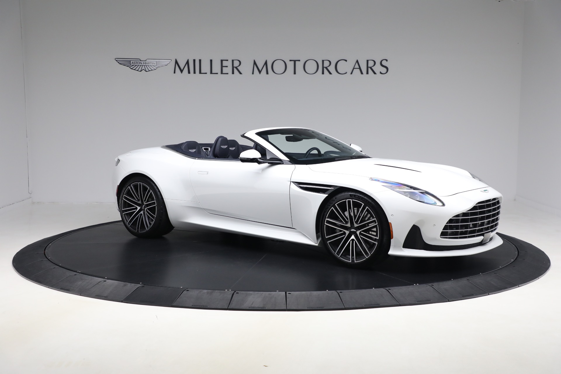 2024 Aston Martin DB12 AM5 photo 10