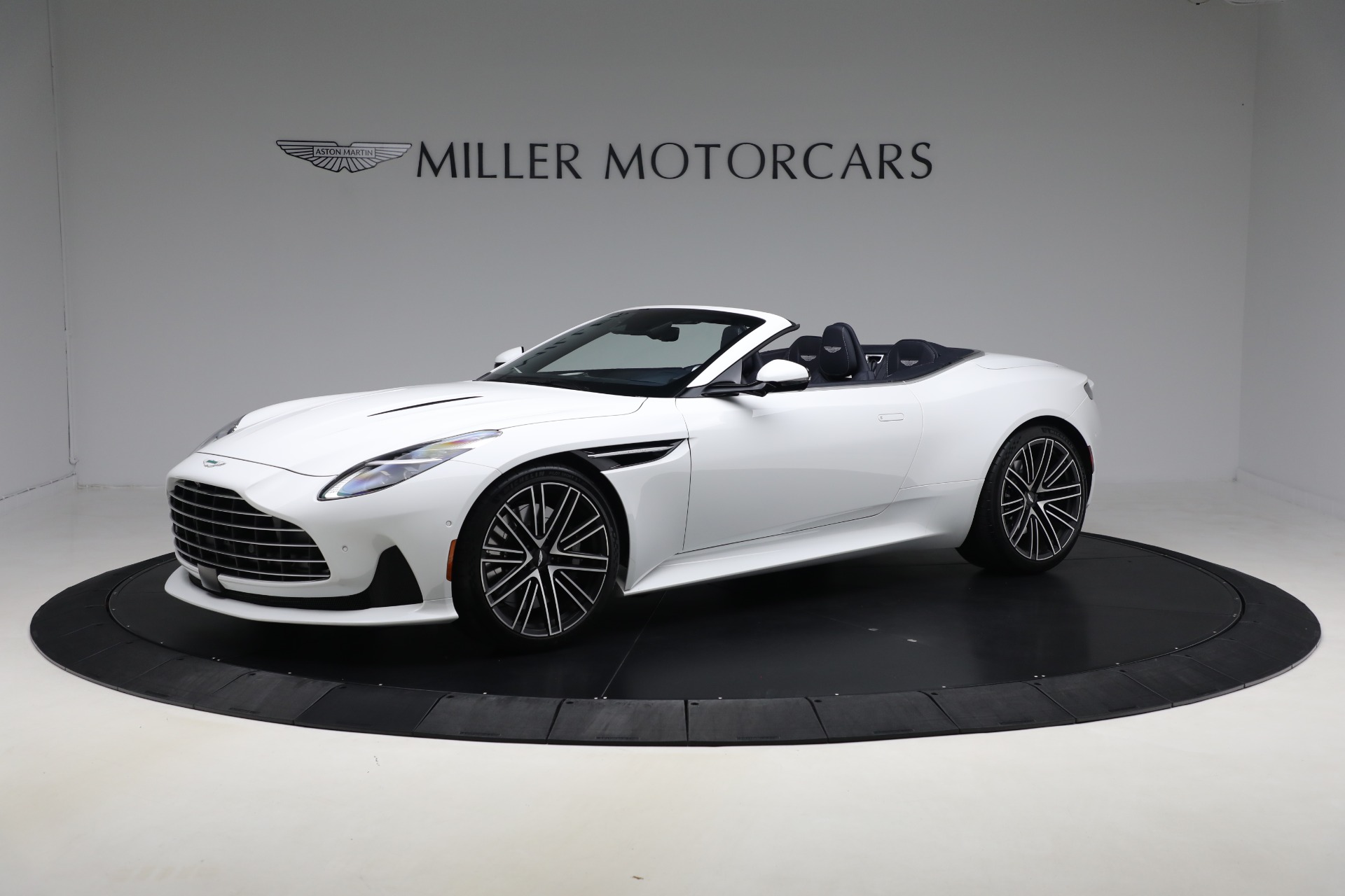 2024 Aston Martin DB12 AM5 photo 2