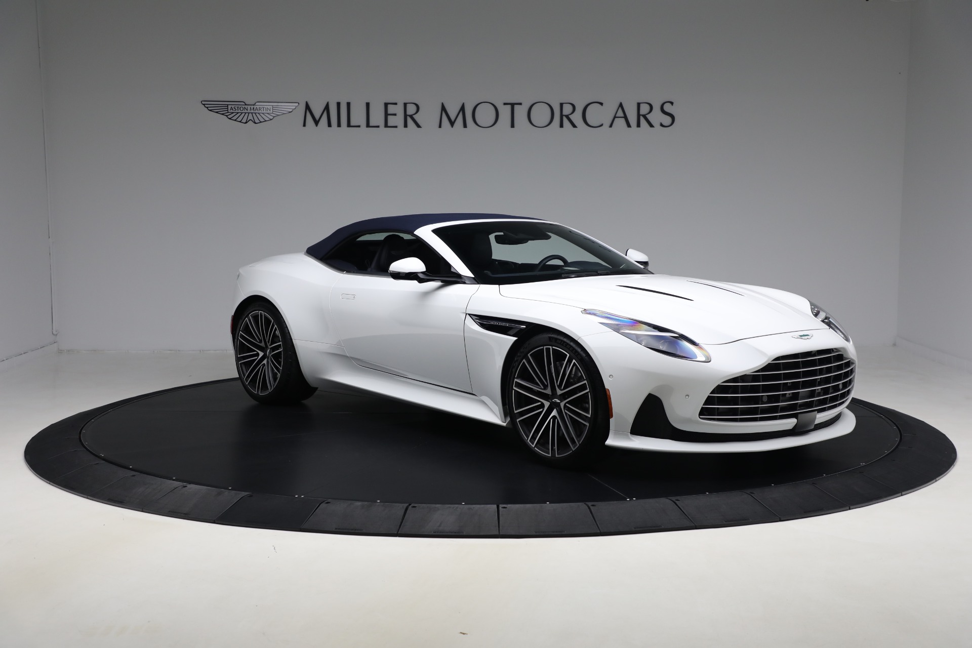 2024 Aston Martin DB12 AM5 photo 16