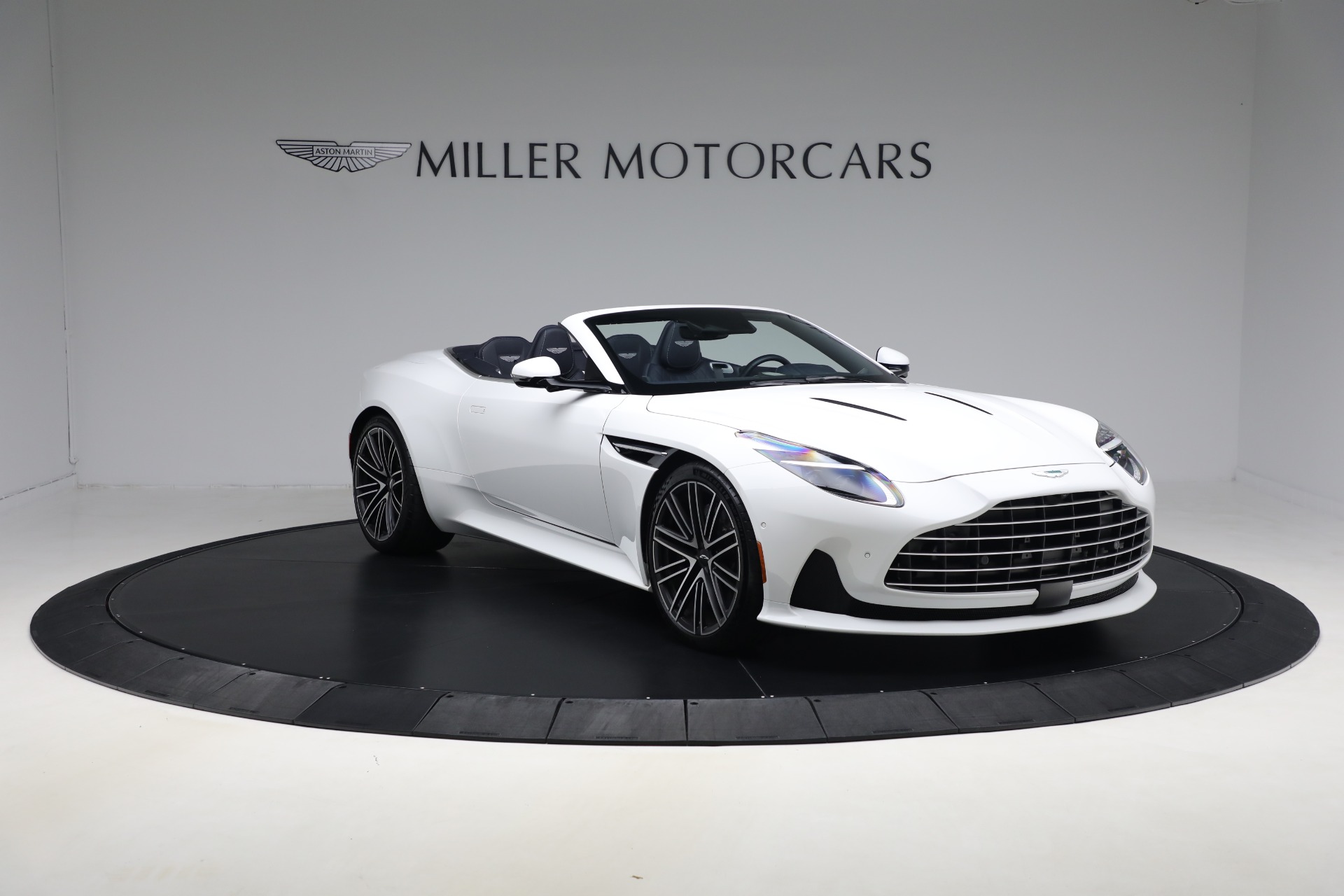 2024 Aston Martin DB12 AM5 photo 17