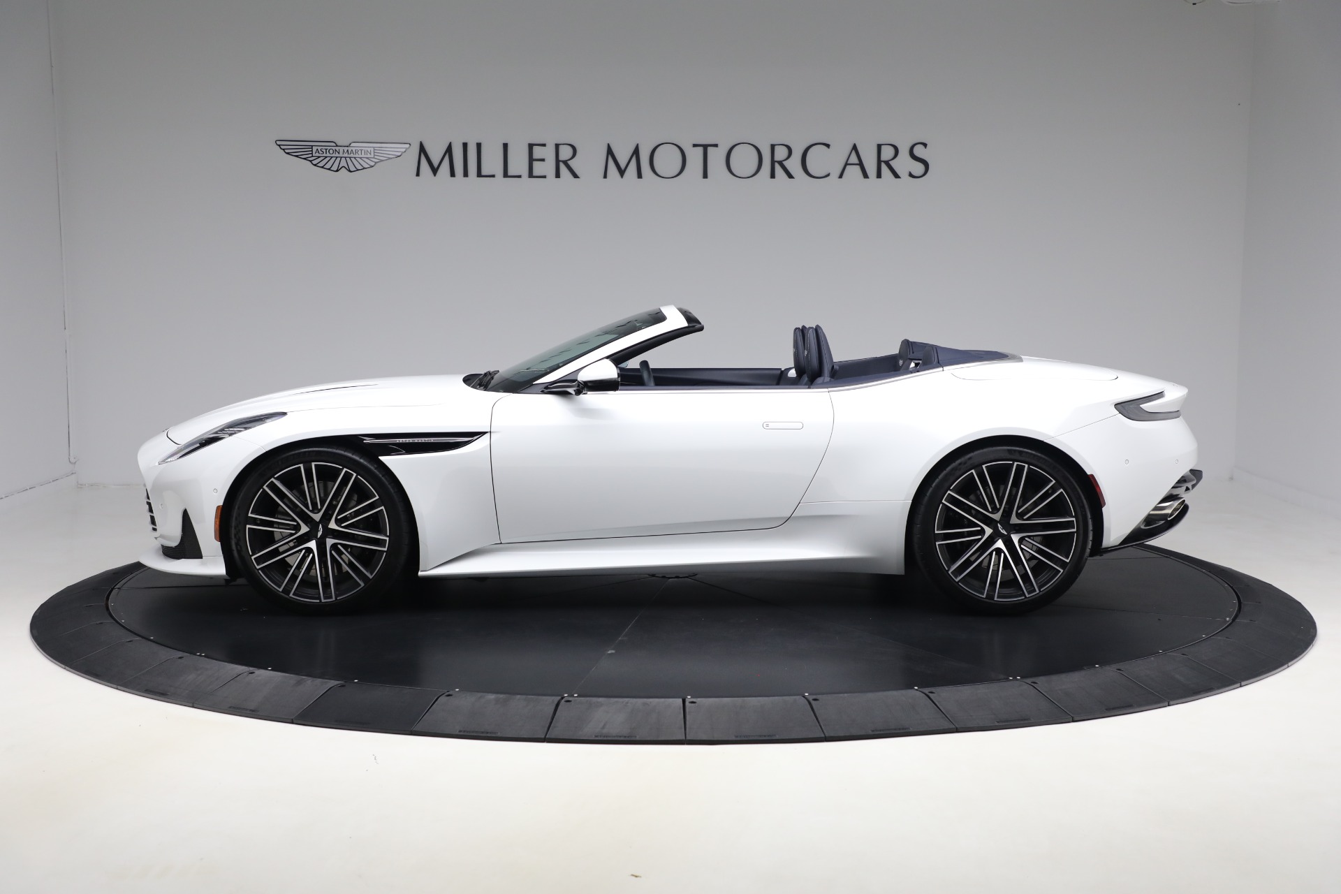 2024 Aston Martin DB12 AM5 photo 3