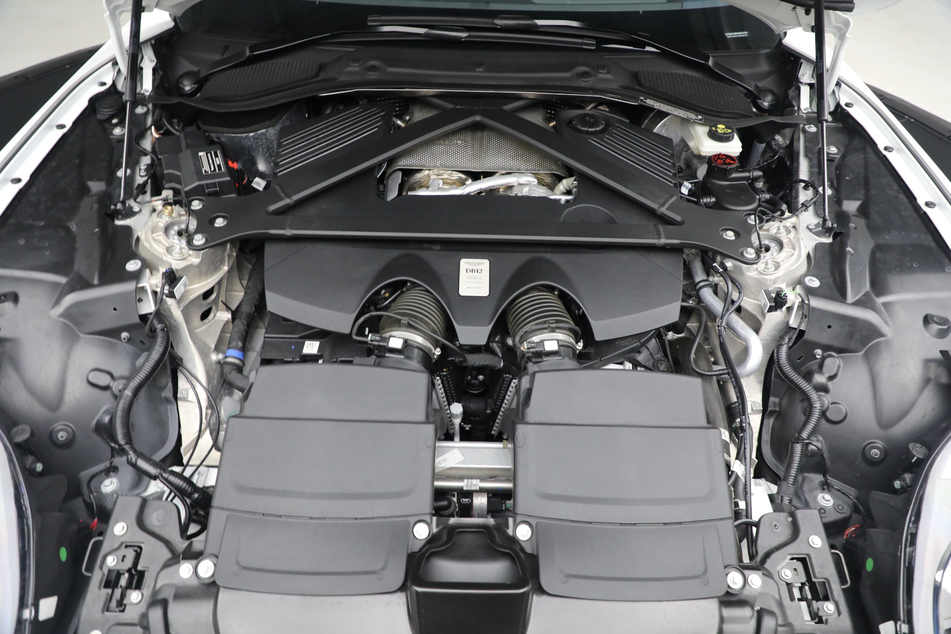 2024 Aston Martin DB12 AM5 photo 27