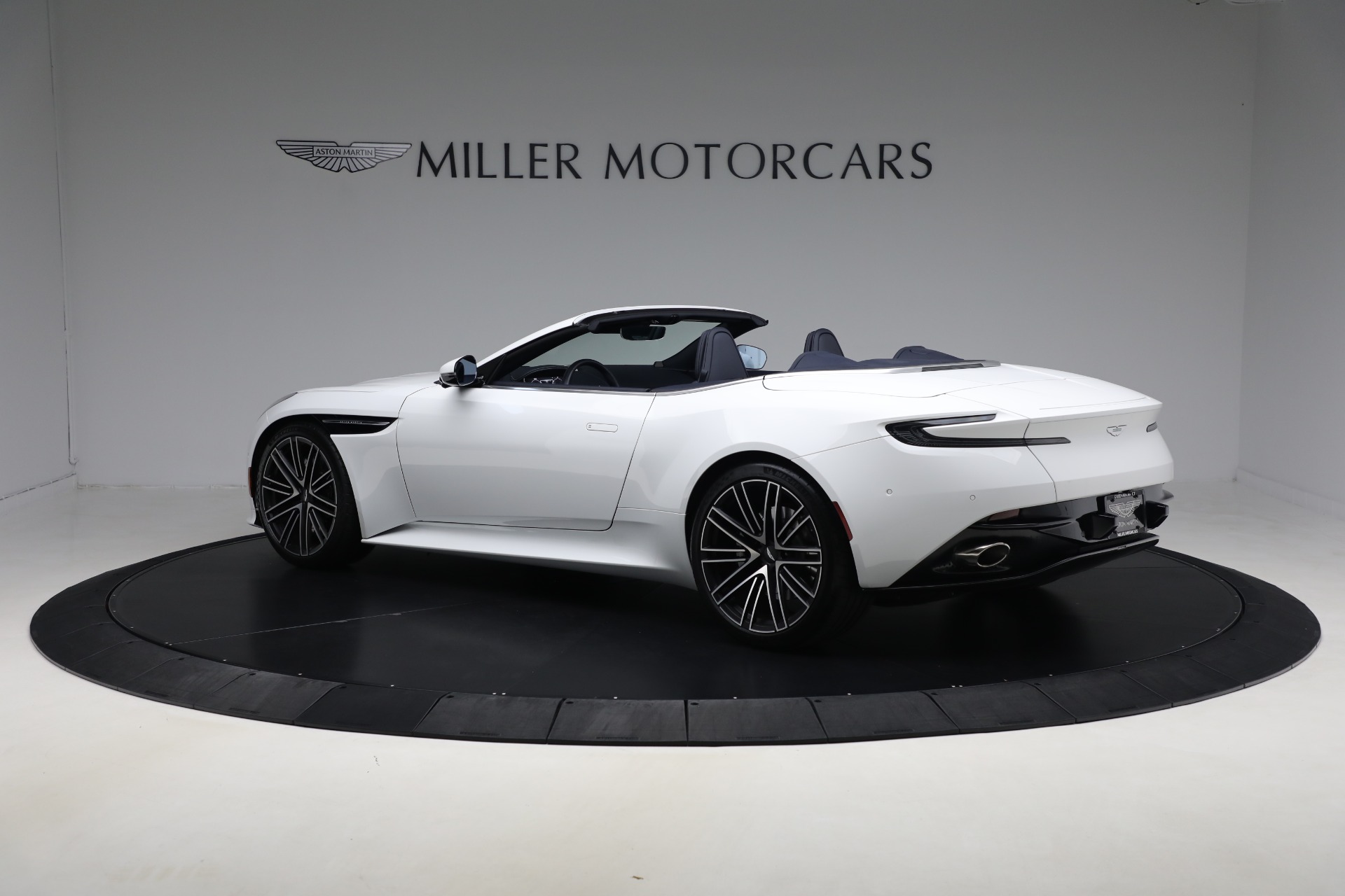 2024 Aston Martin DB12 AM5 photo 4