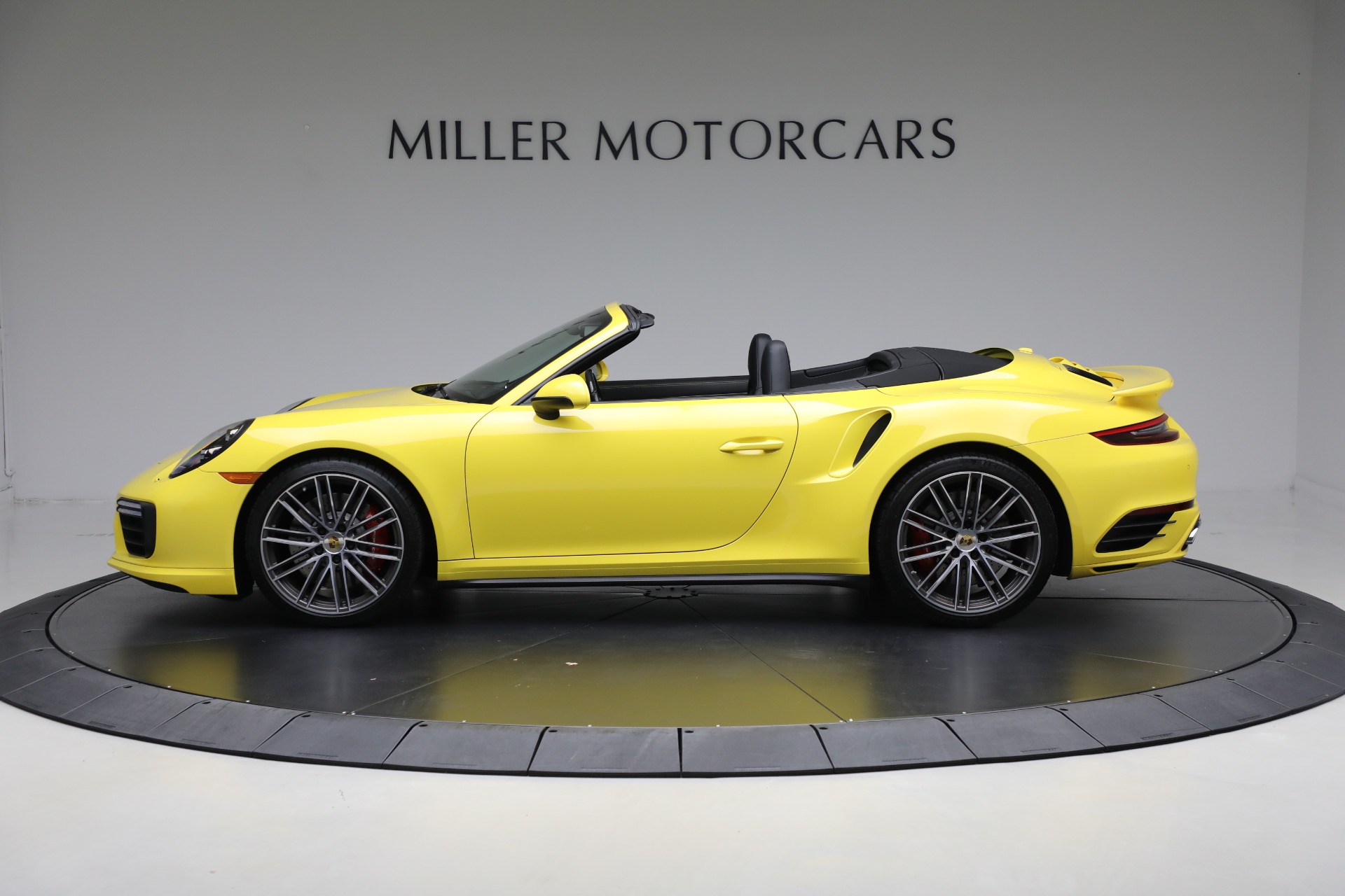2017 Porsche 911 Turbo Cabriolet photo 3