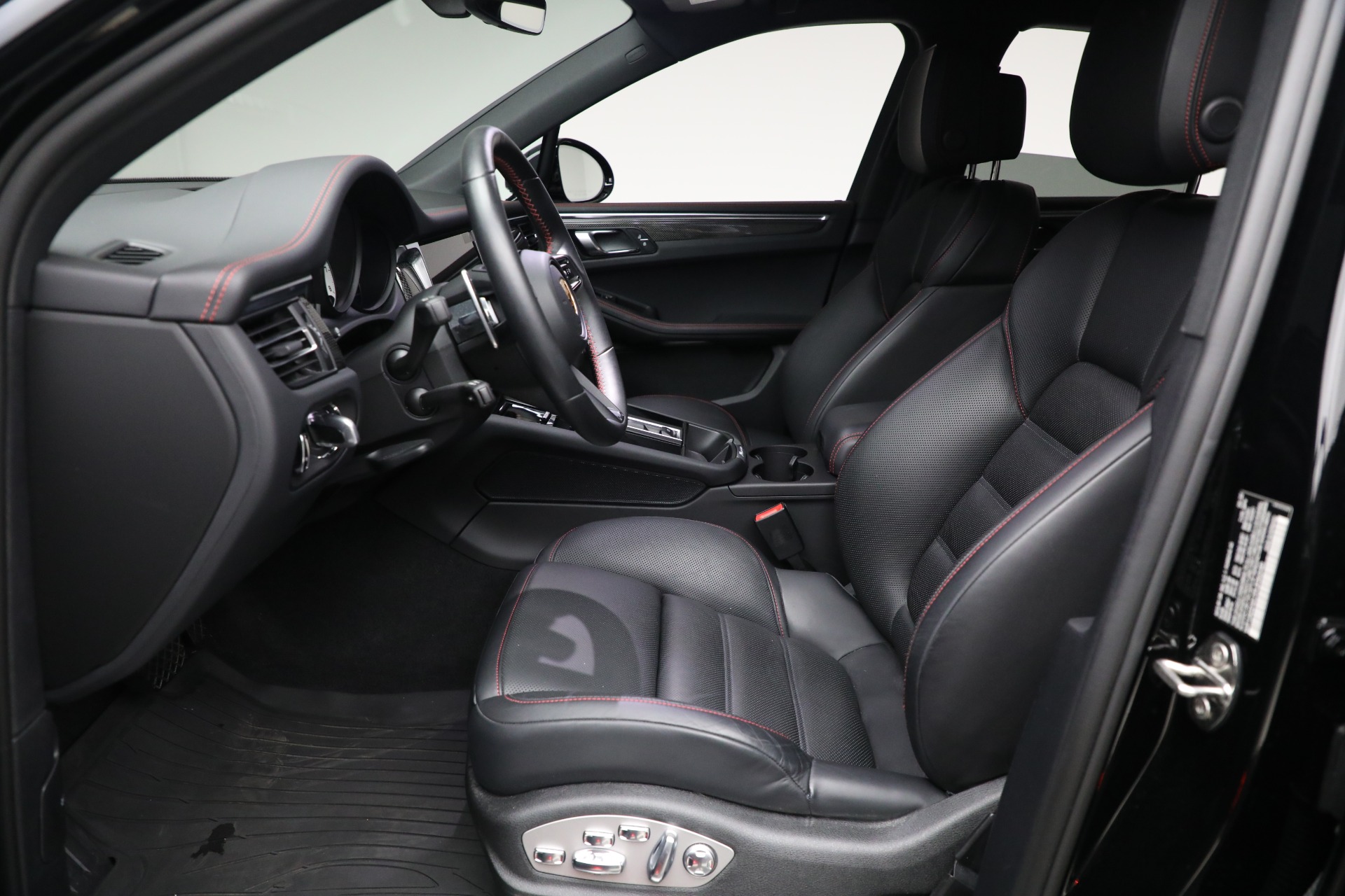 2023 Porsche Macan S photo 14