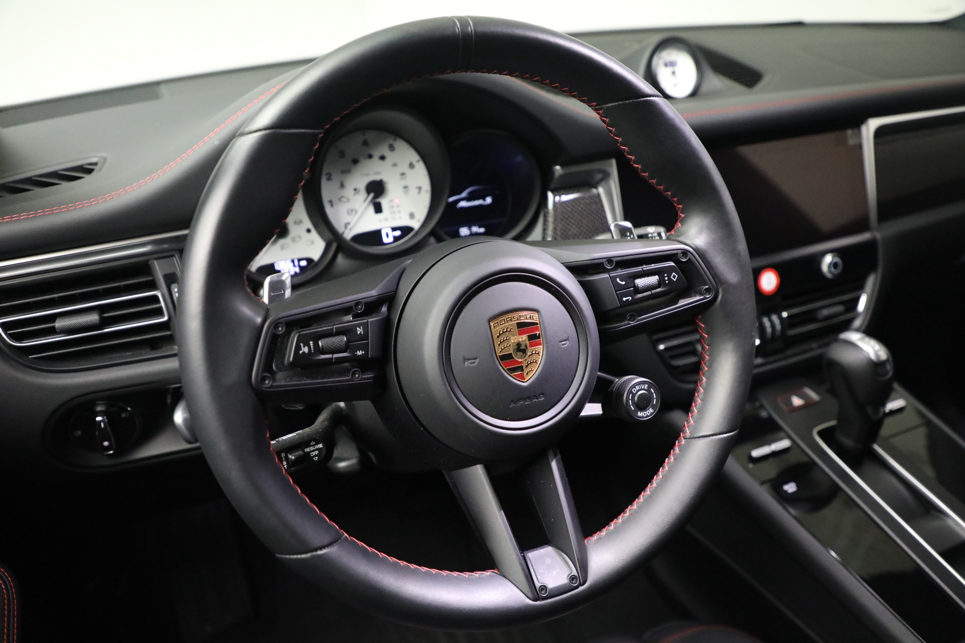 2023 Porsche Macan S photo 19