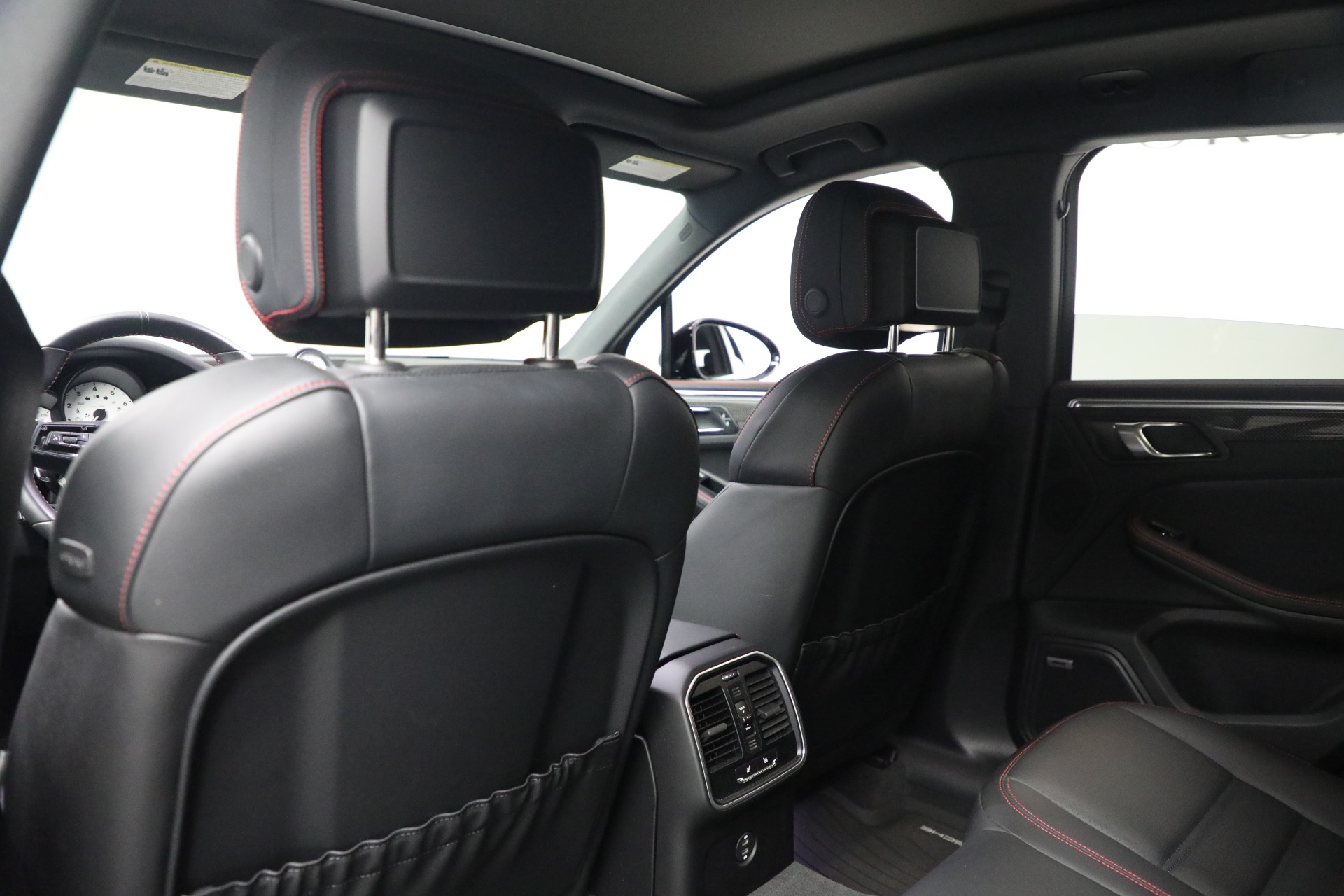 2023 Porsche Macan S photo 25