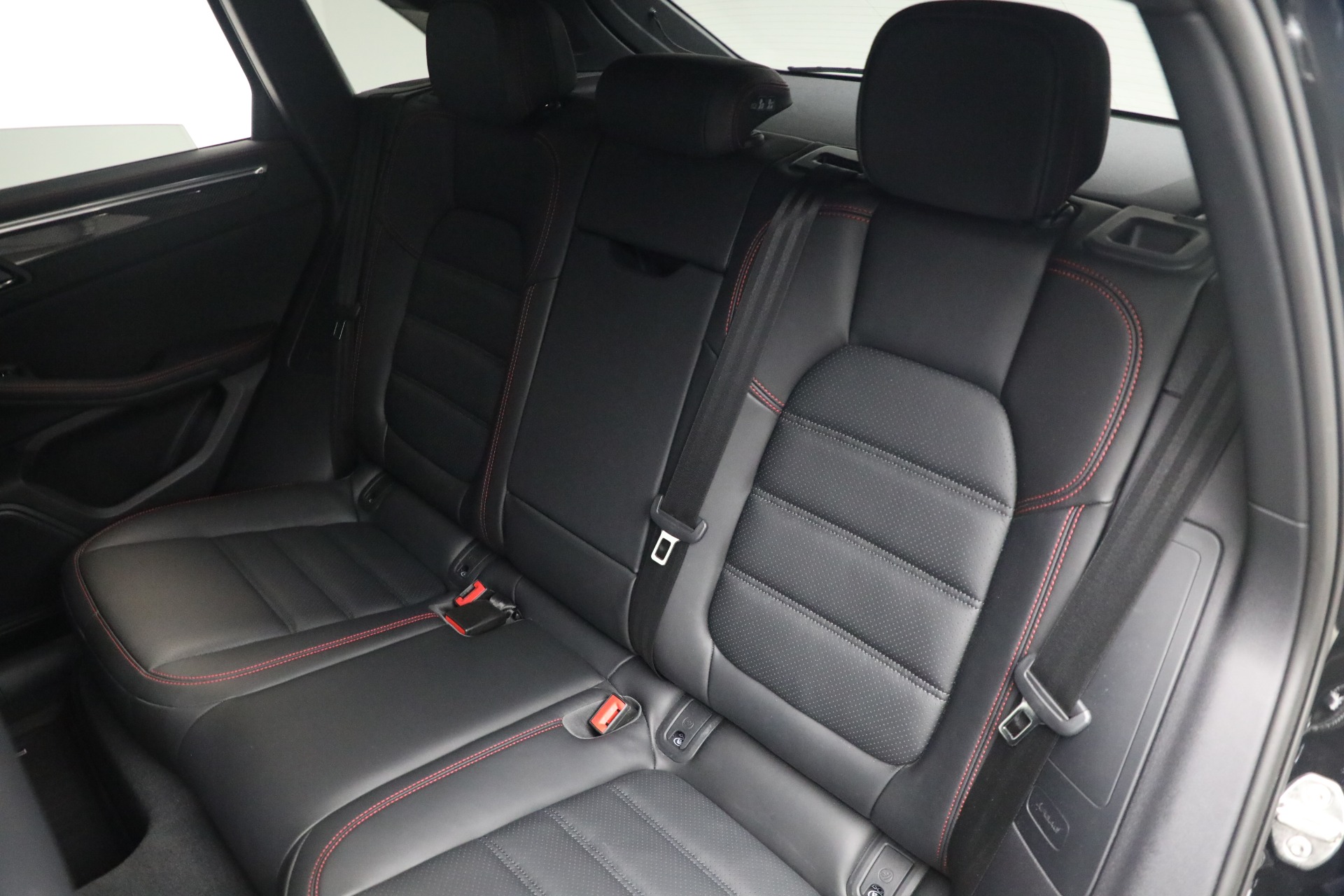 2023 Porsche Macan S photo 26