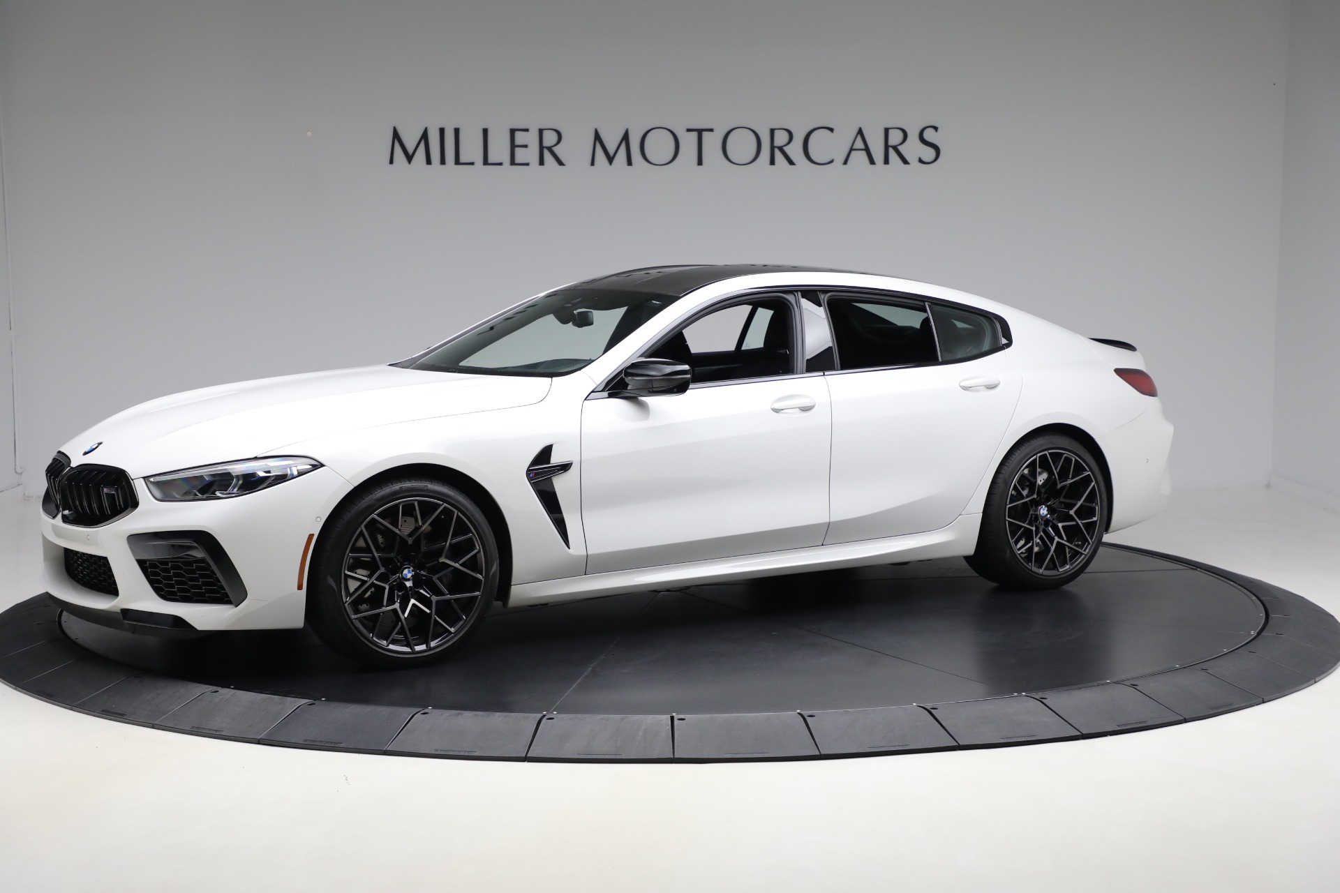 2021 Bmw M8 Competition photo 2