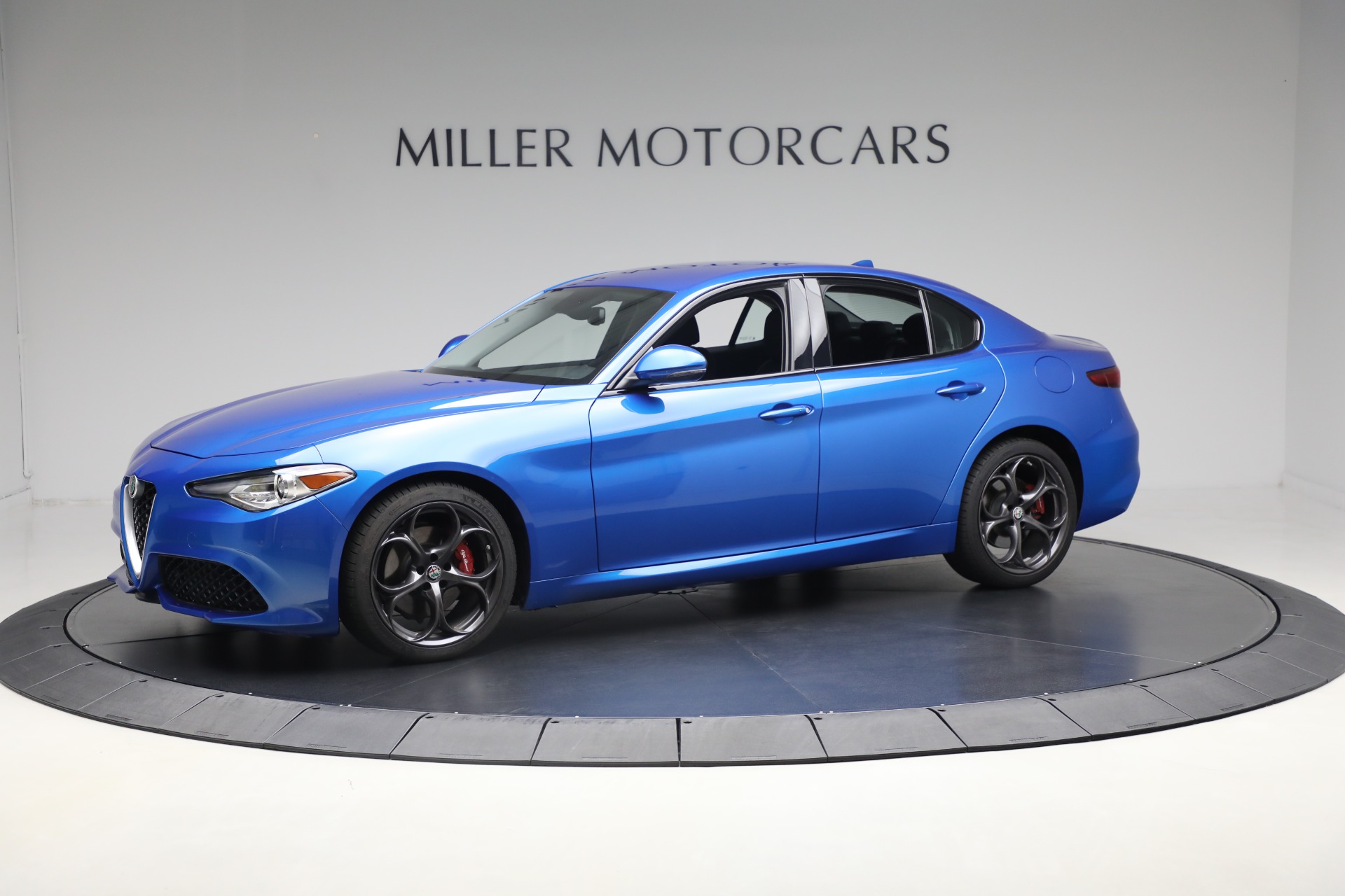2017 Alfa Romeo Giulia Ti Sport photo 2