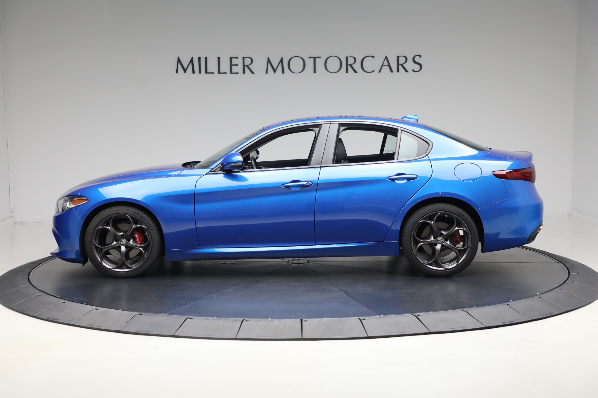 2017 Alfa Romeo Giulia Ti Sport photo 3