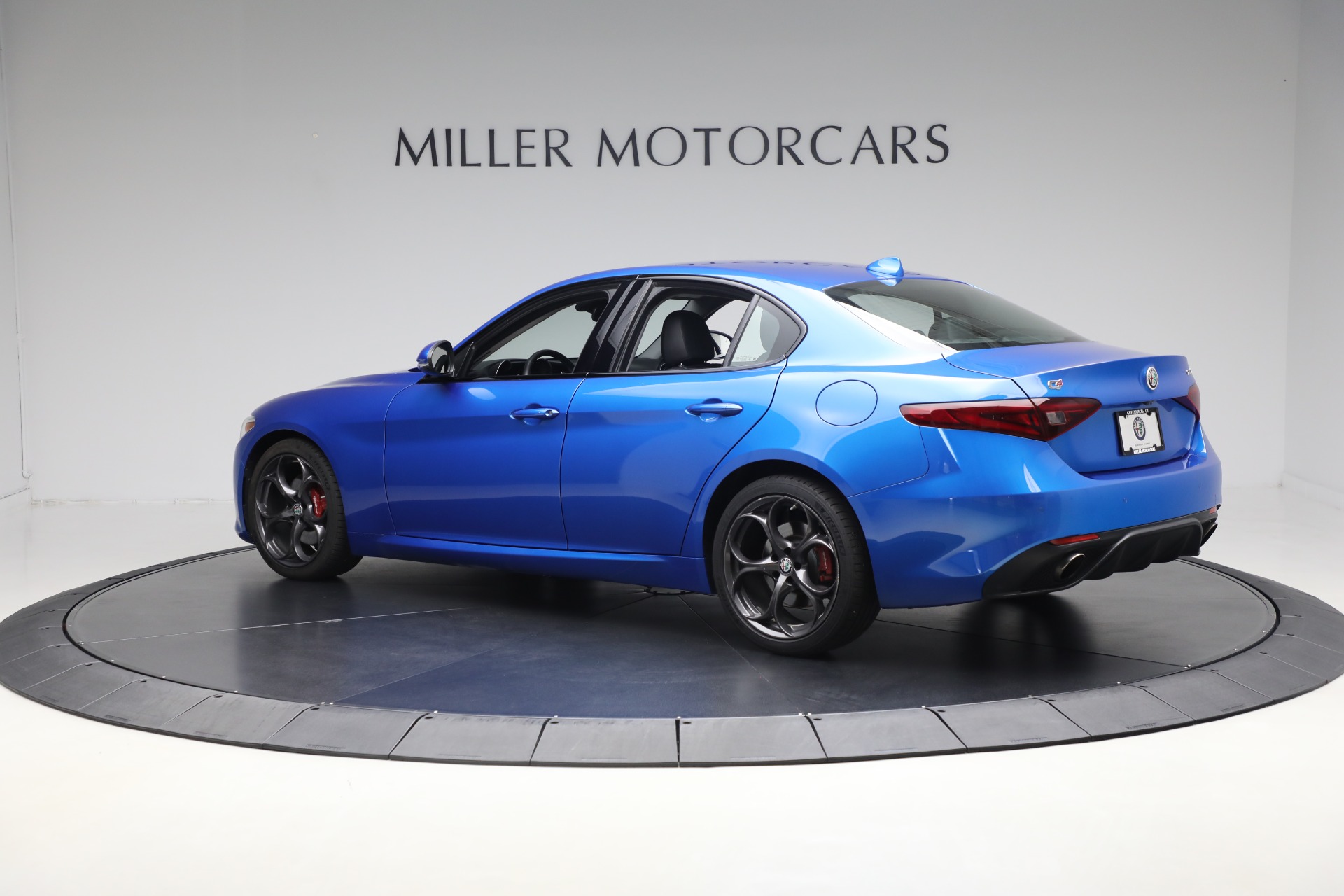 2017 Alfa Romeo Giulia Ti Sport photo 4