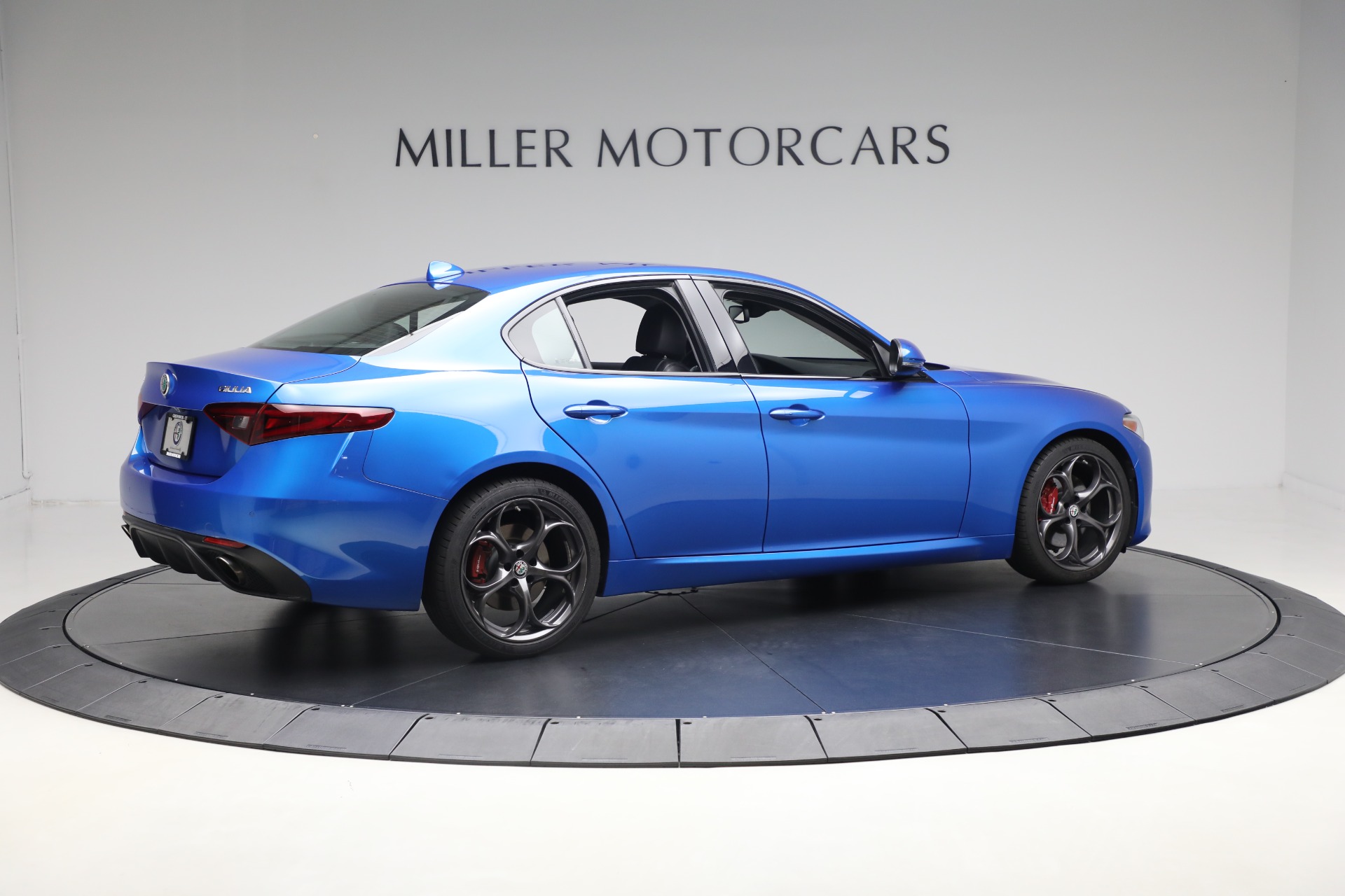 2017 Alfa Romeo Giulia Ti Sport photo 8