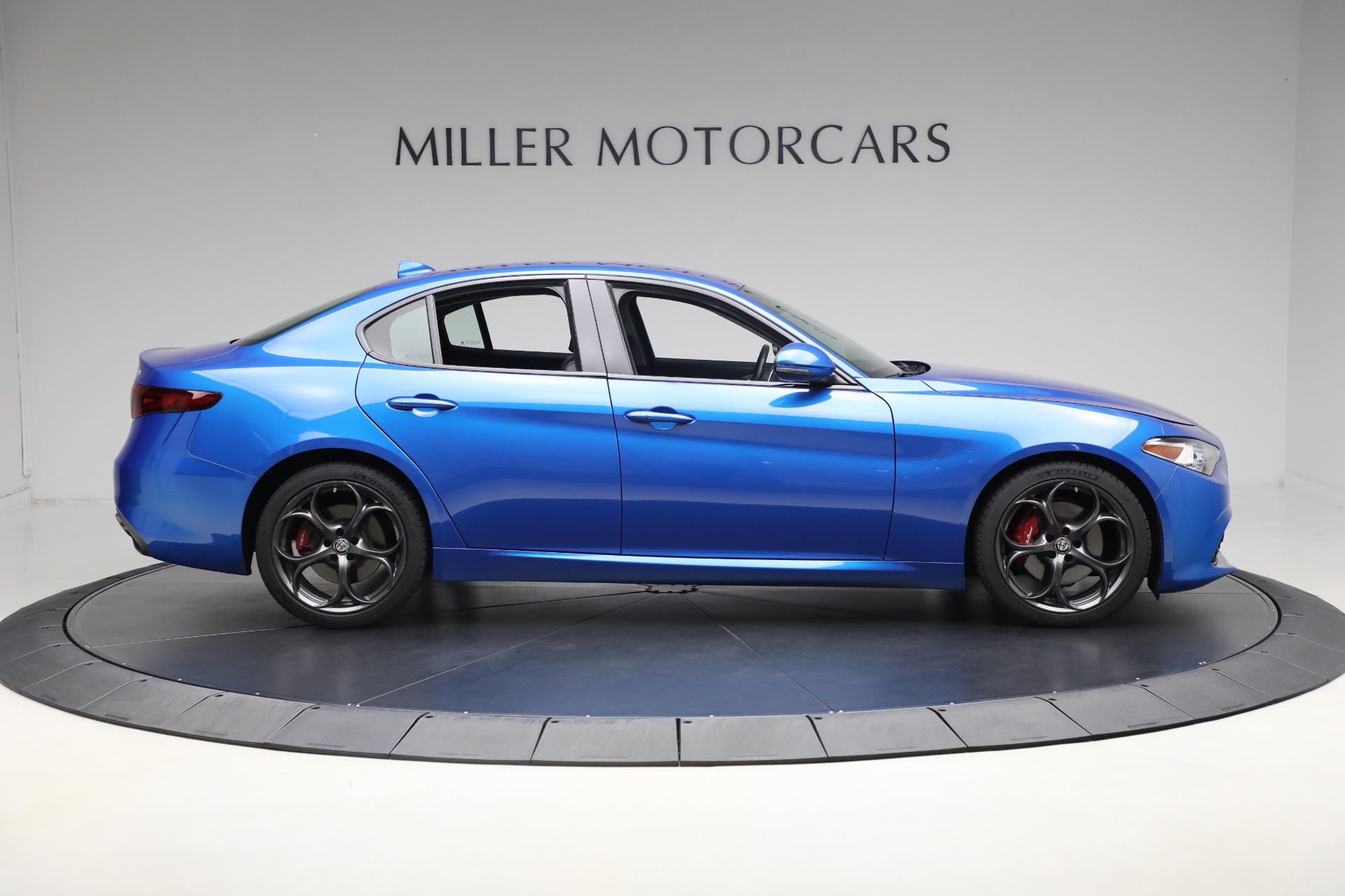 2017 Alfa Romeo Giulia Ti Sport photo 9
