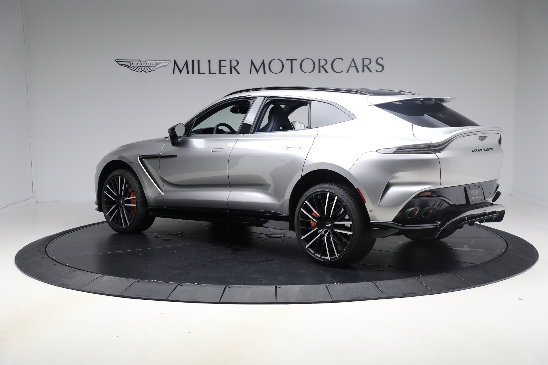 2025 Aston Martin DBX DBX707 photo 4
