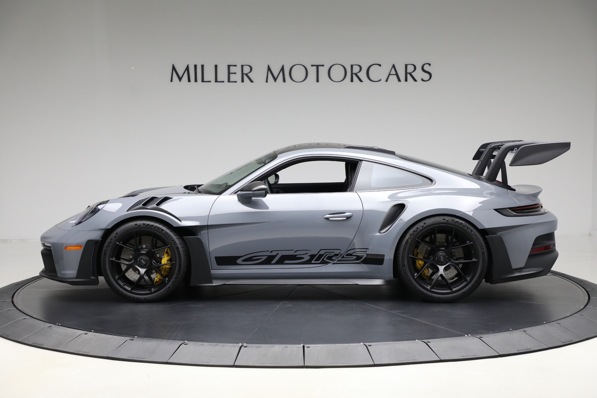 2025 Porsche 911 GT3 RS photo 3