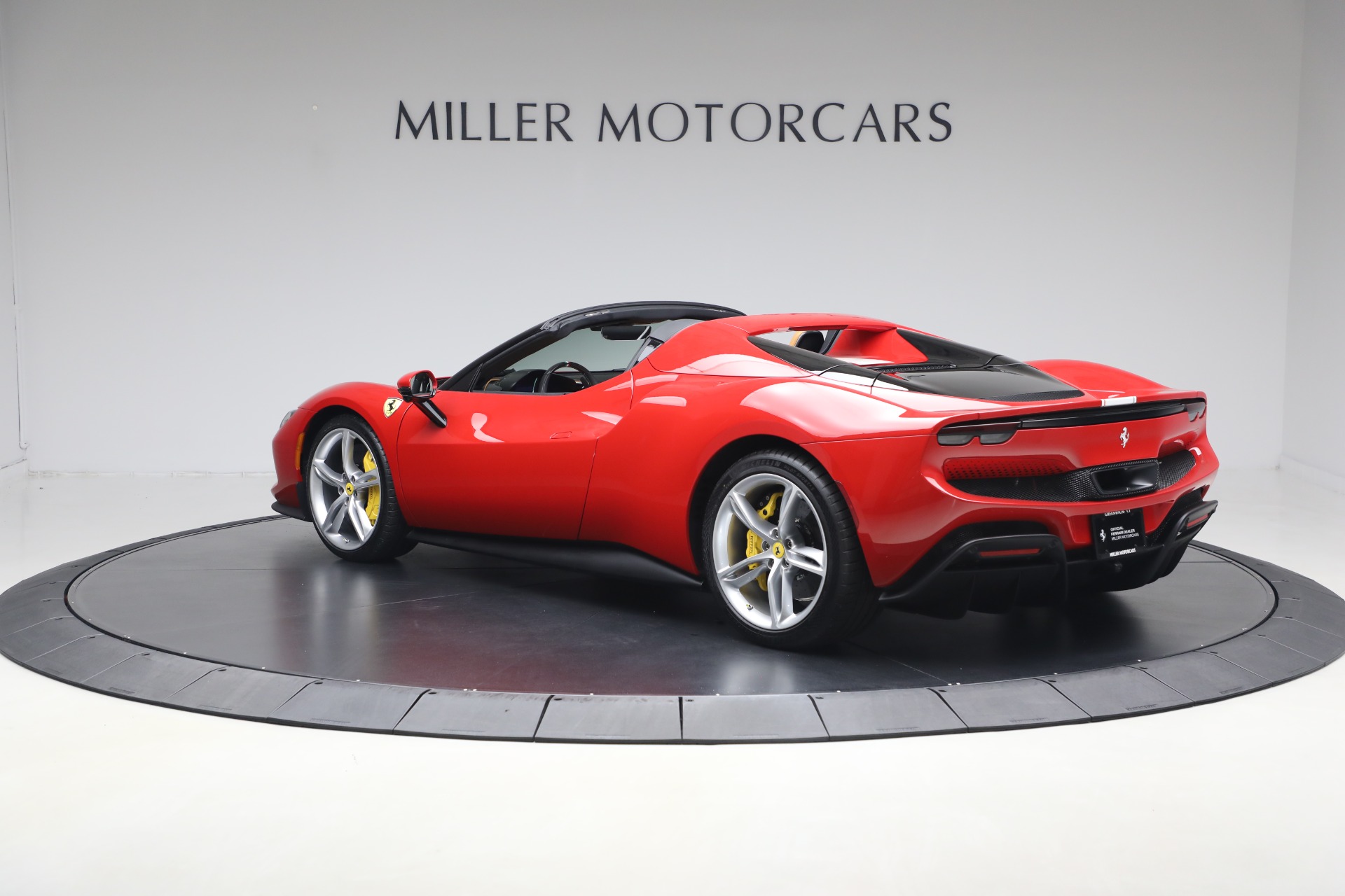 2025 Ferrari 296 GTS photo 4