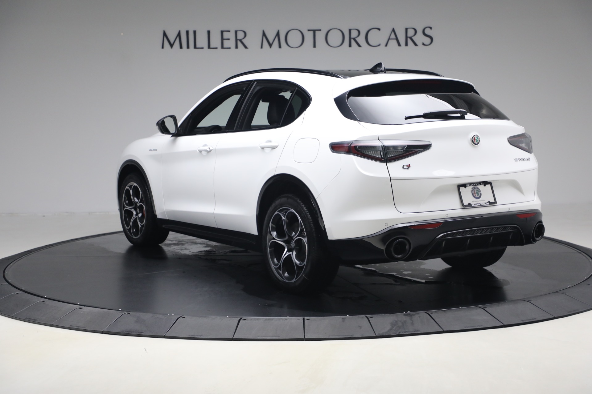 2025 Alfa Romeo Stelvio Sprint Base photo 3