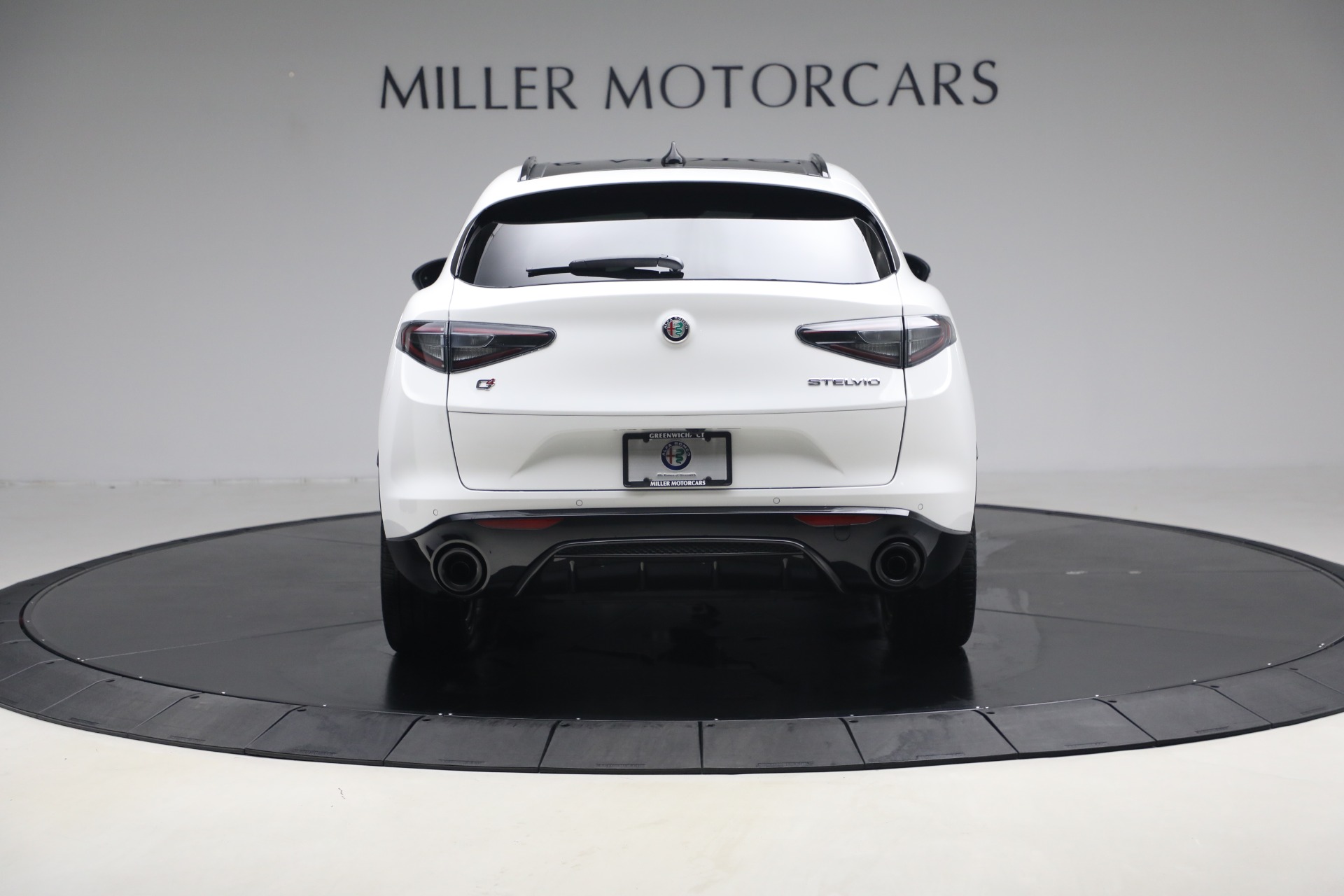 2025 Alfa Romeo Stelvio Sprint Base photo 4